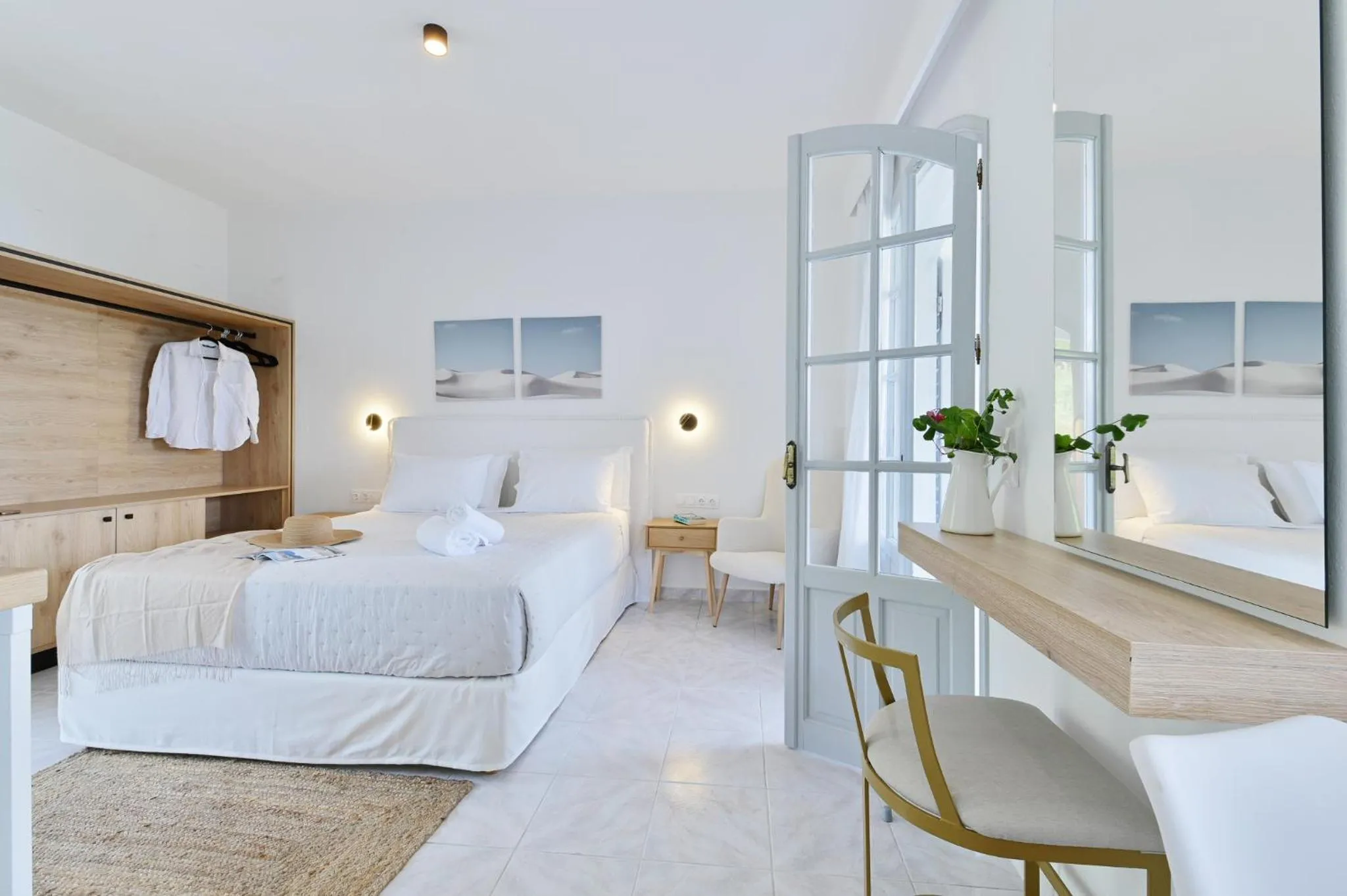 Photo of the whole room, Bed in The Well Lichnos
