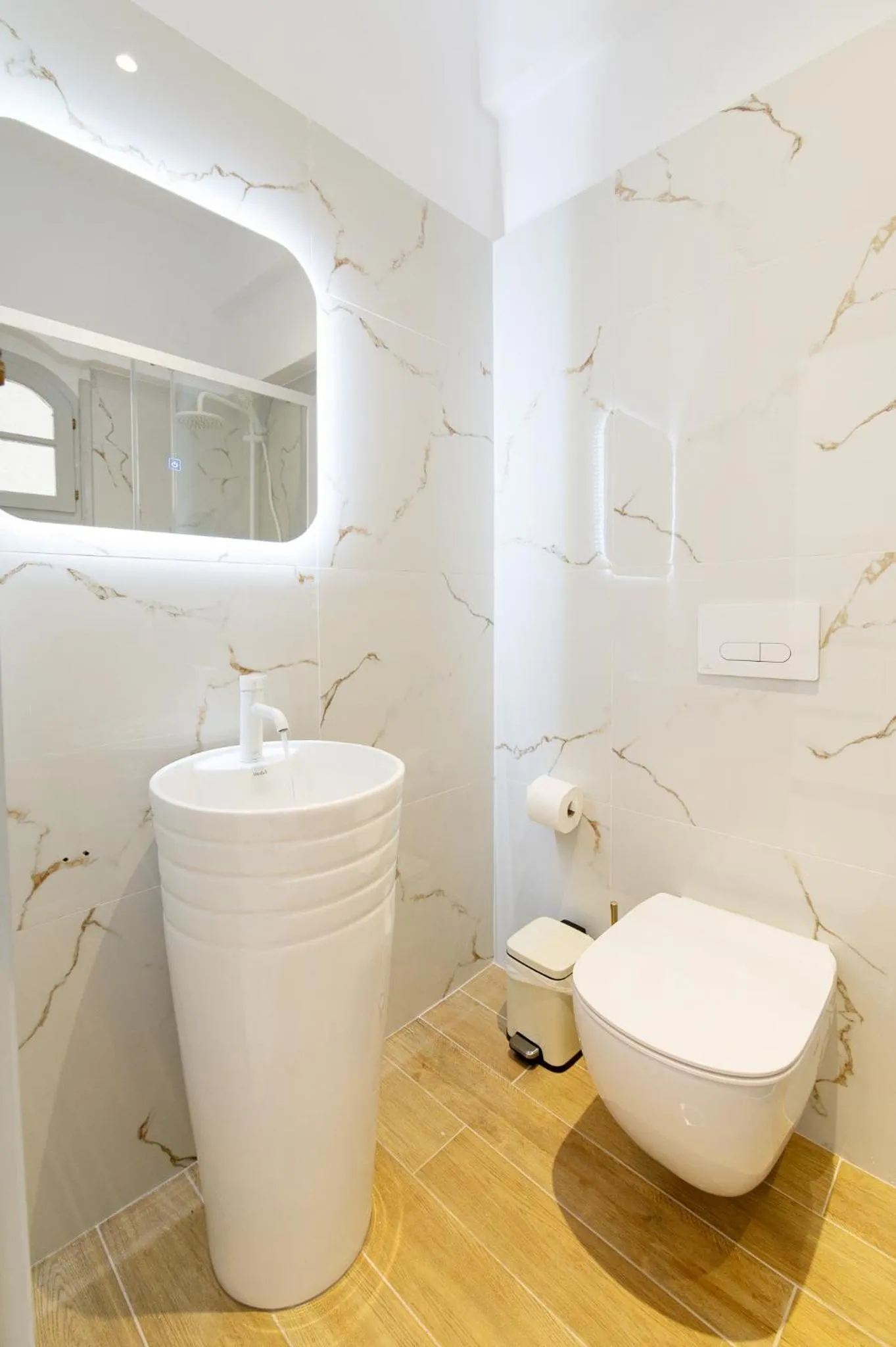 Toilet in The Well Lichnos