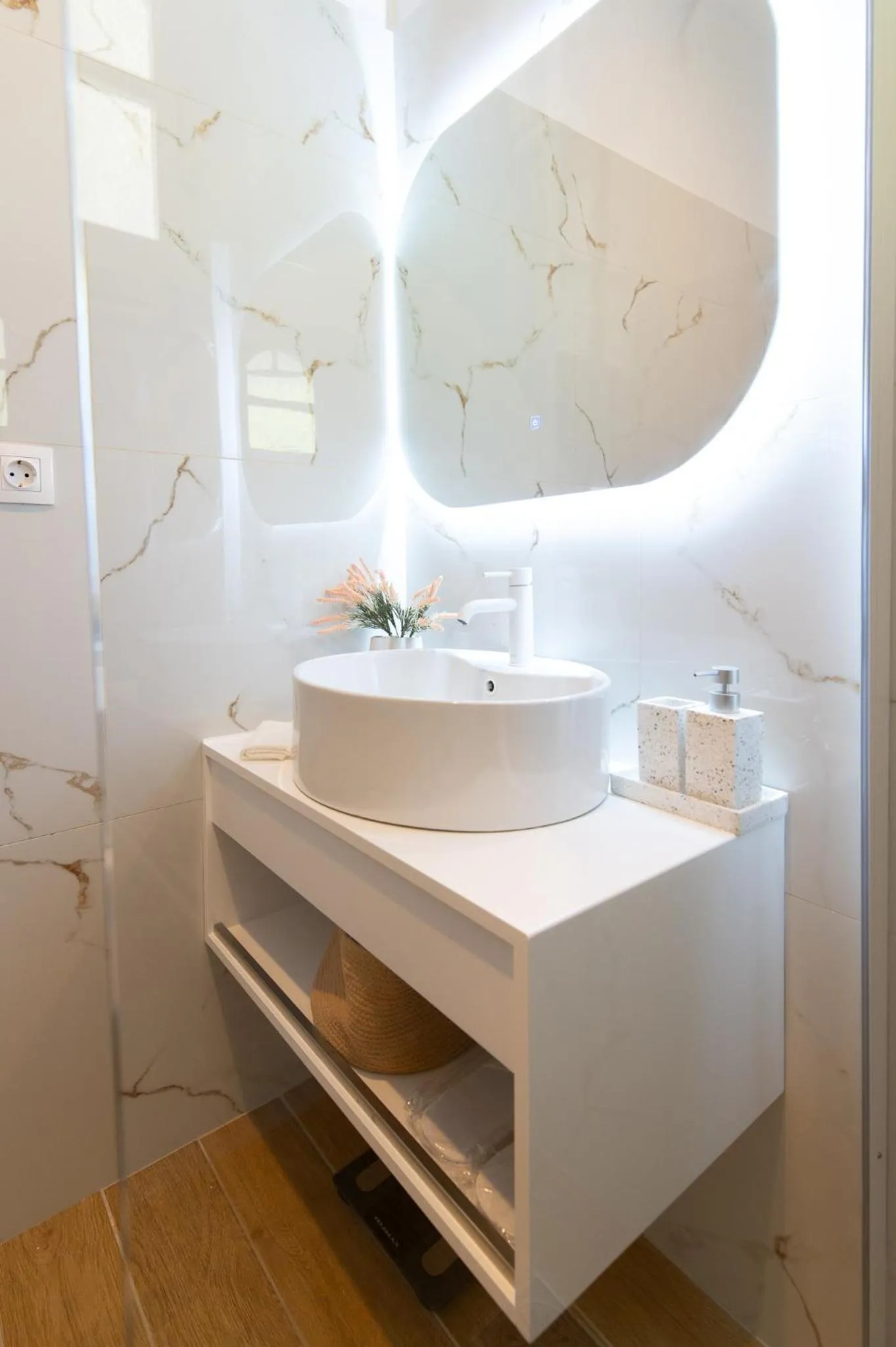 Bathroom in The Well Lichnos