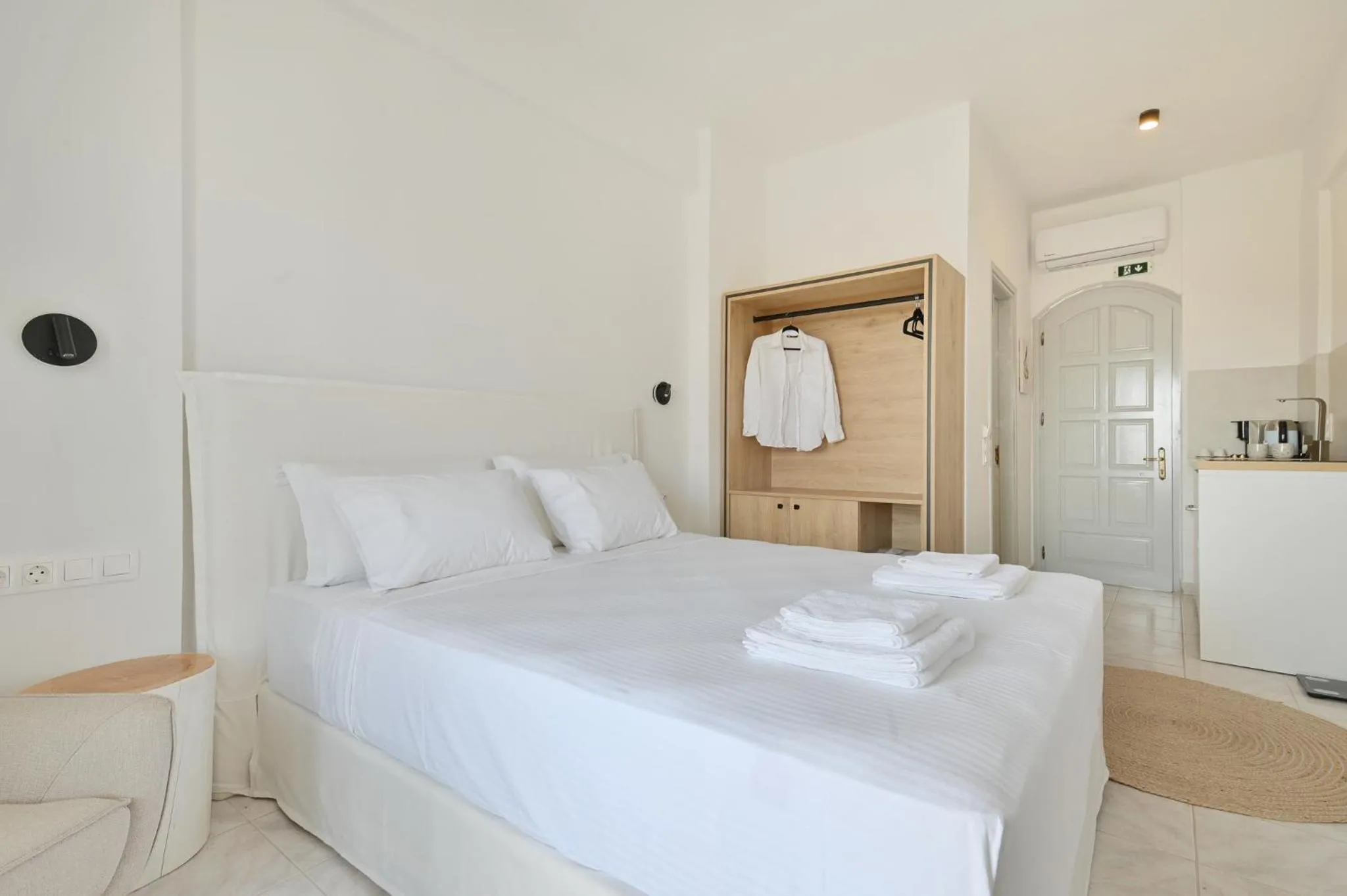Bedroom, Bed in The Well Lichnos