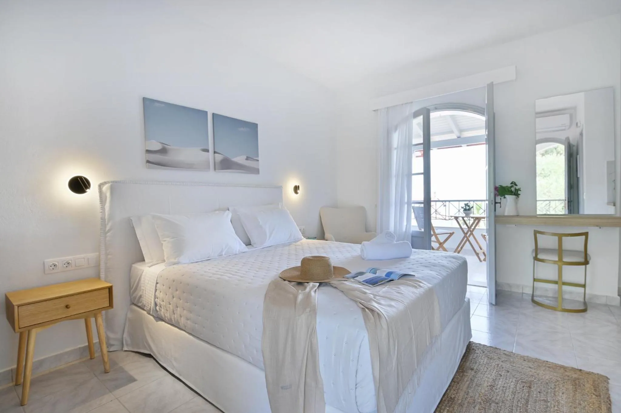 Photo of the whole room, Bed in The Well Lichnos