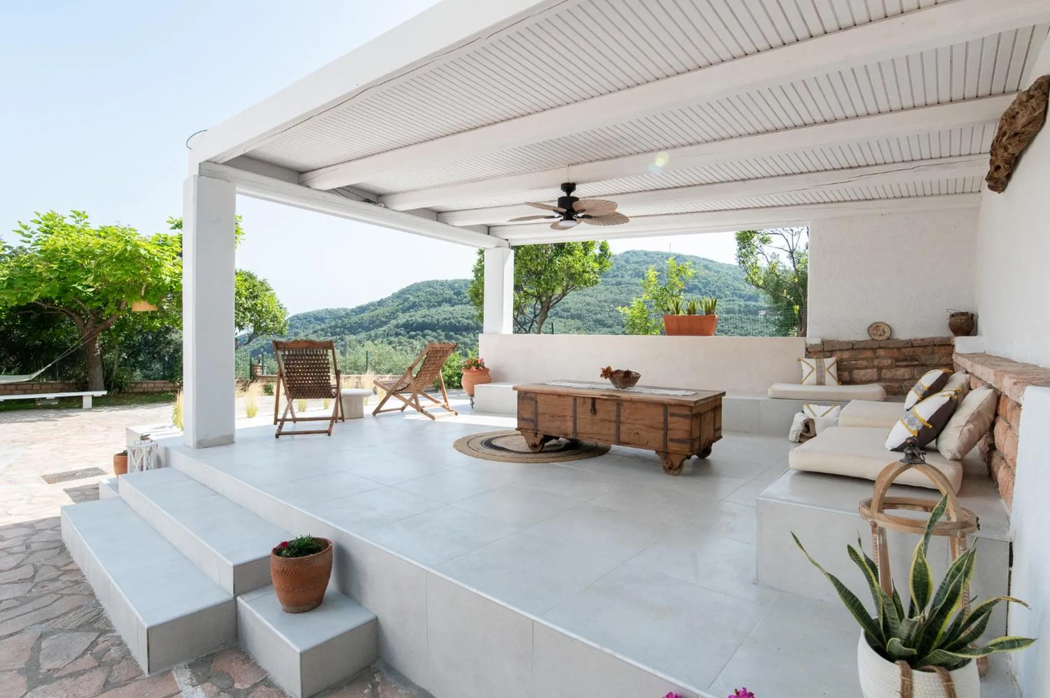 Patio in The Well Lichnos