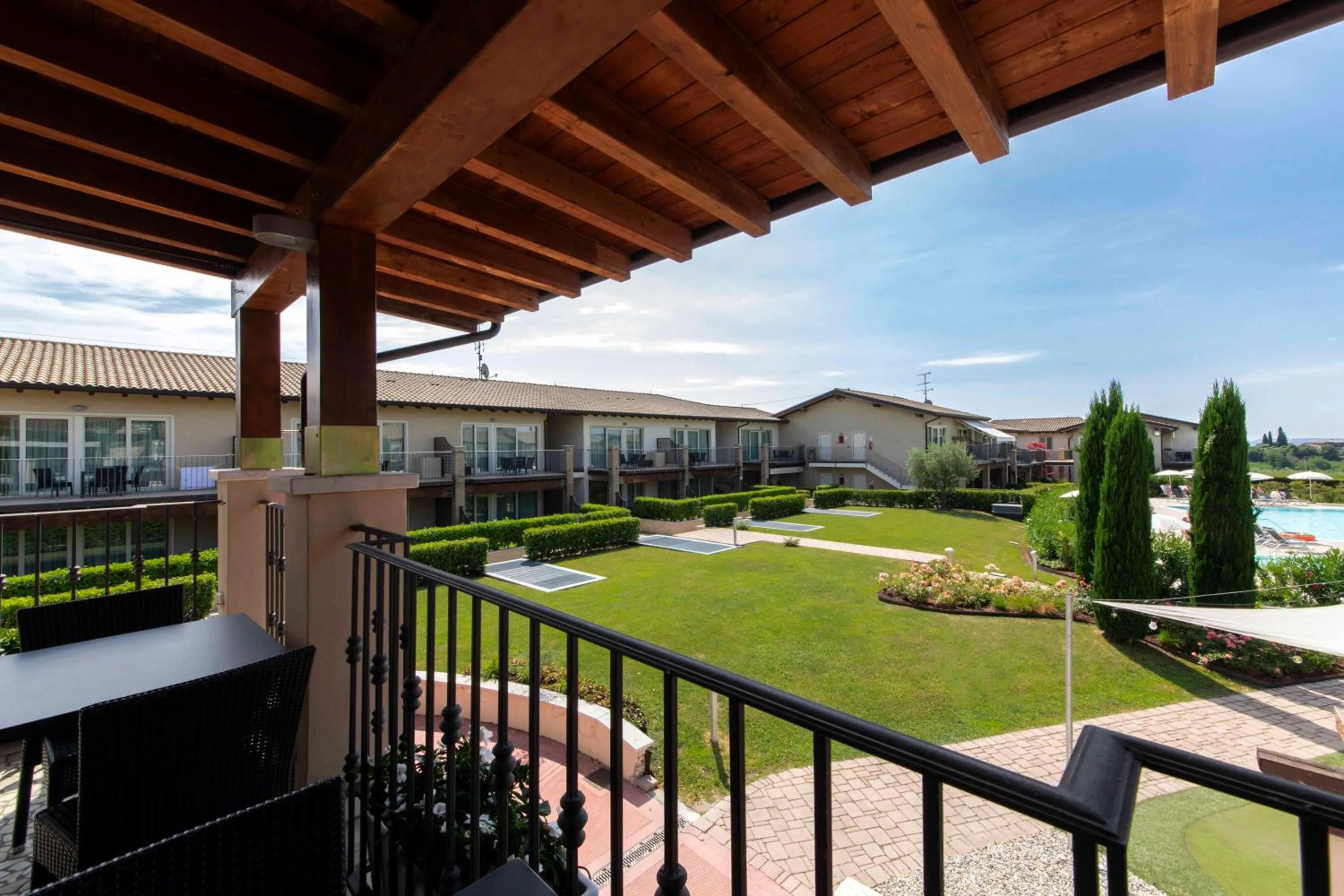 Restaurant/places to eat in Lake Garda Resort