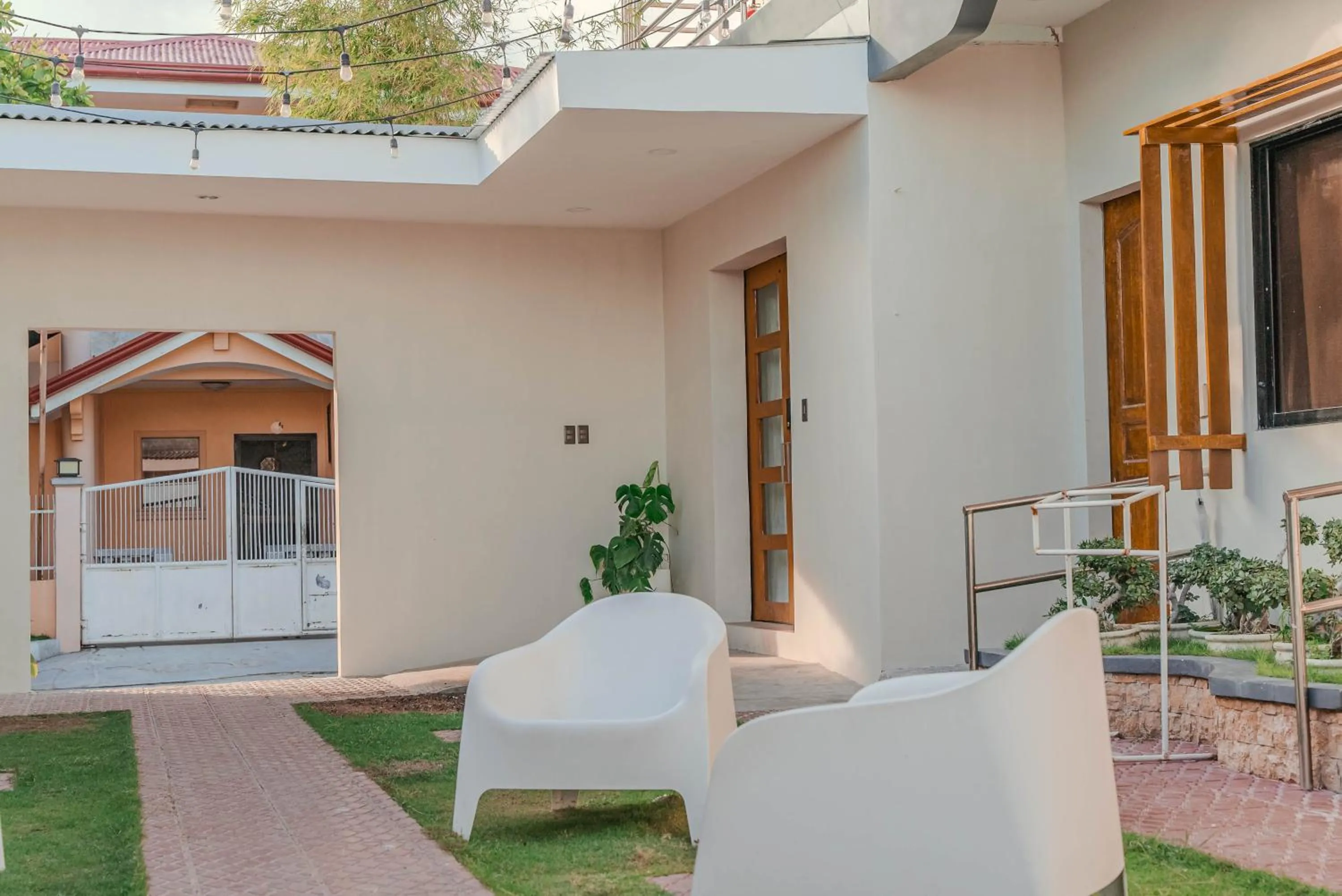 Garden in GT Seaside Inn