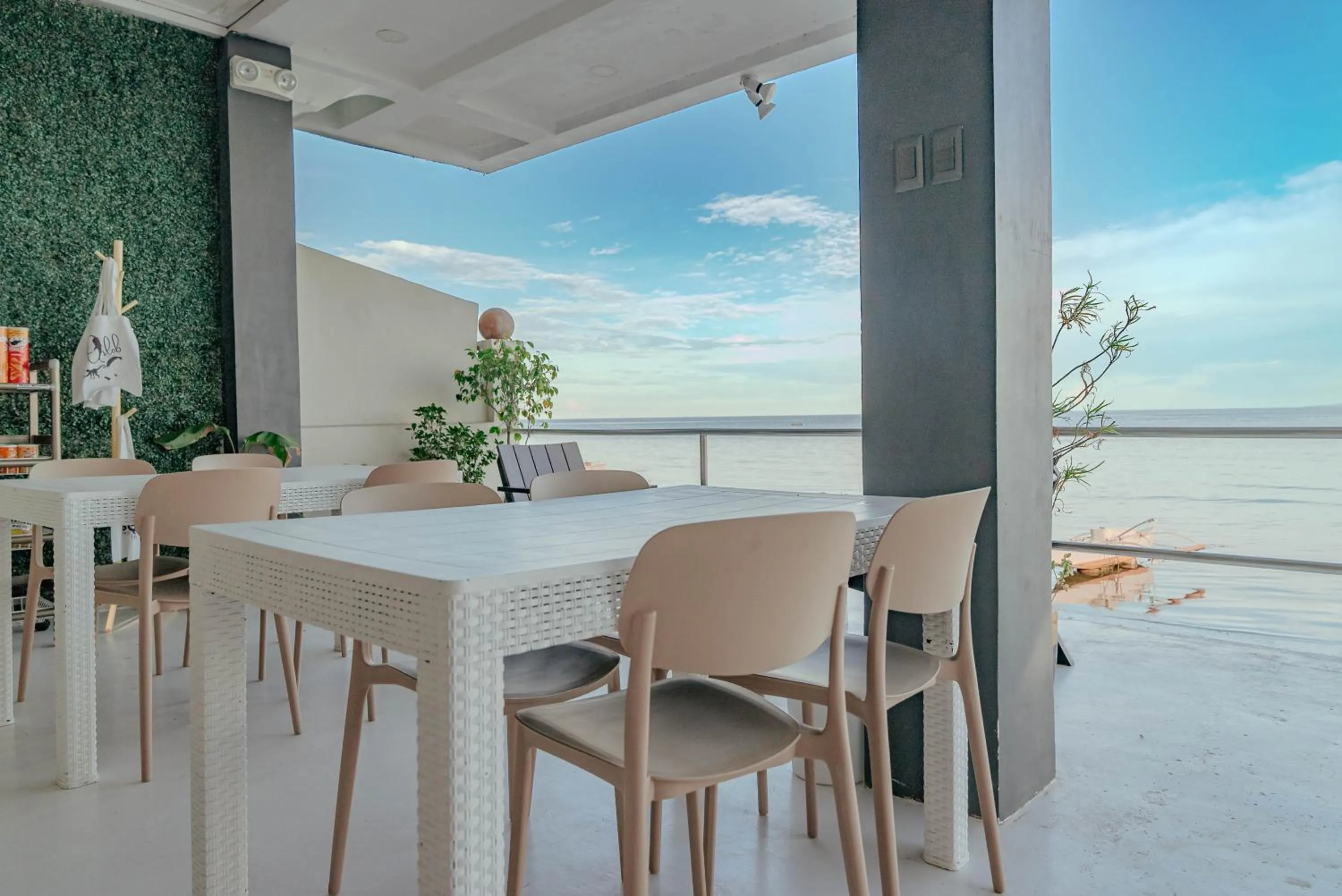 Balcony/Terrace in GT Seaside Inn