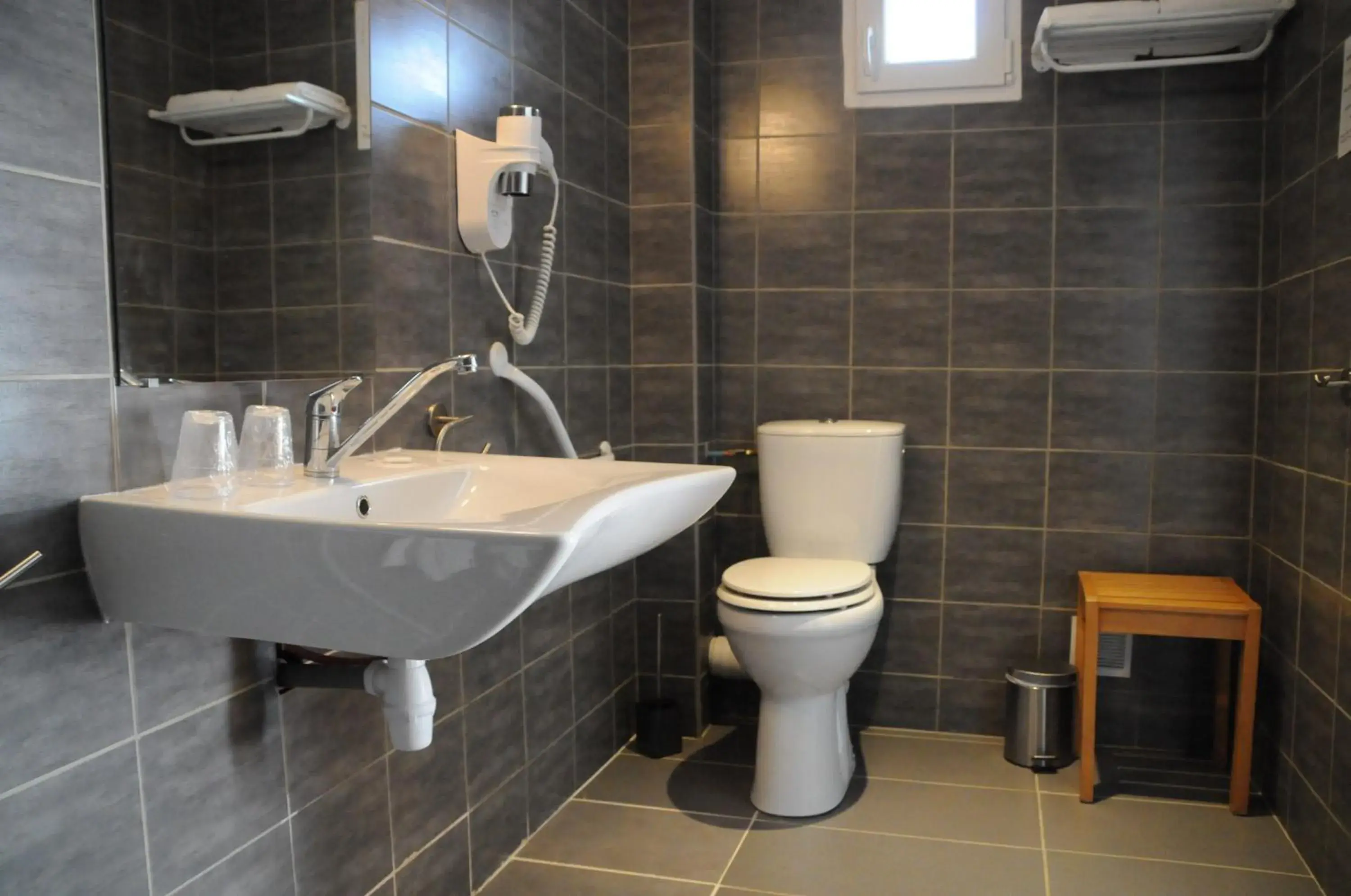 Double Room - Disability Access in Hotel Bleu Azur Double Room - Disability Access in Hotel Bleu Azur