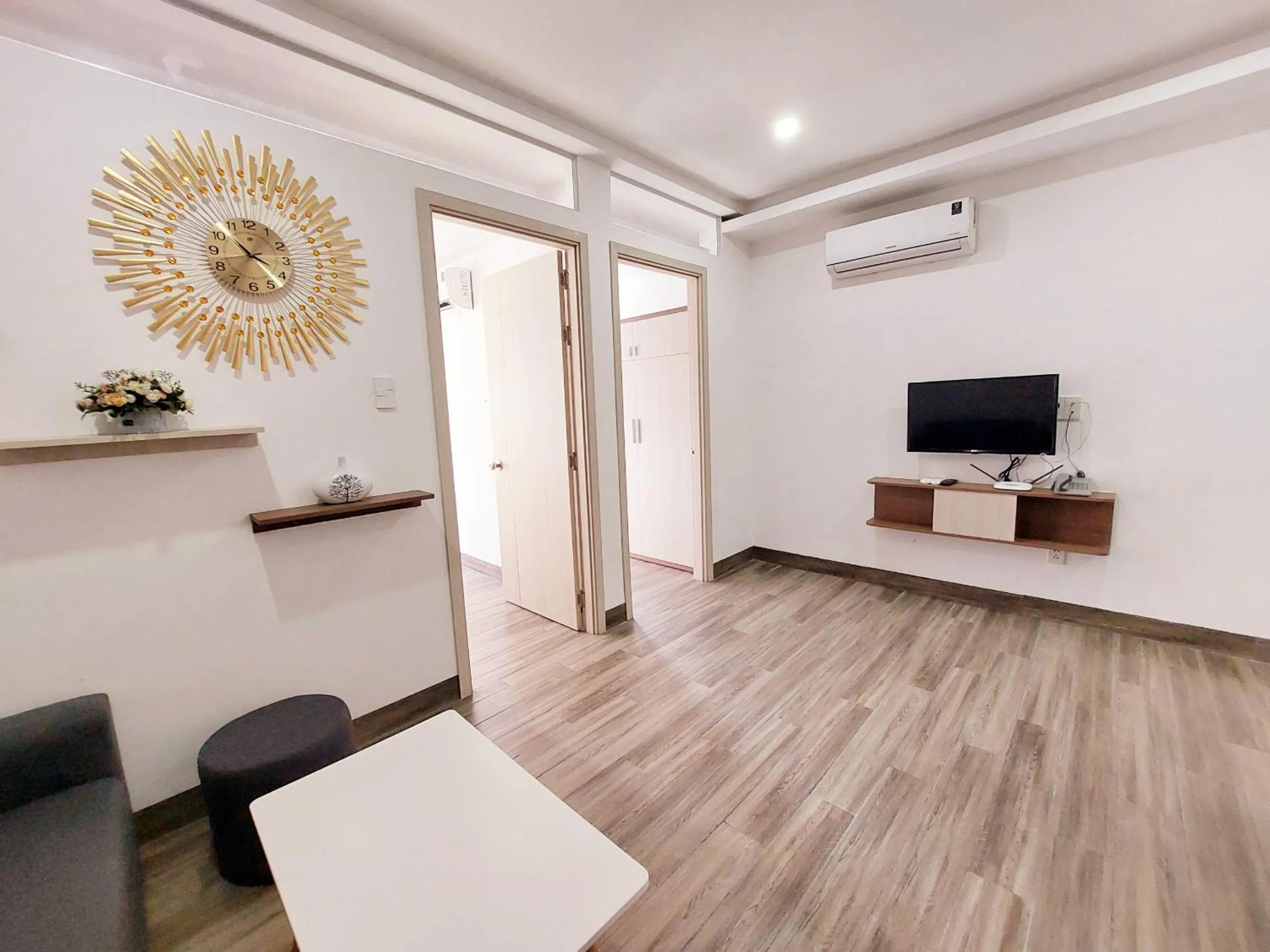 TV and multimedia in Lavender II Hotel