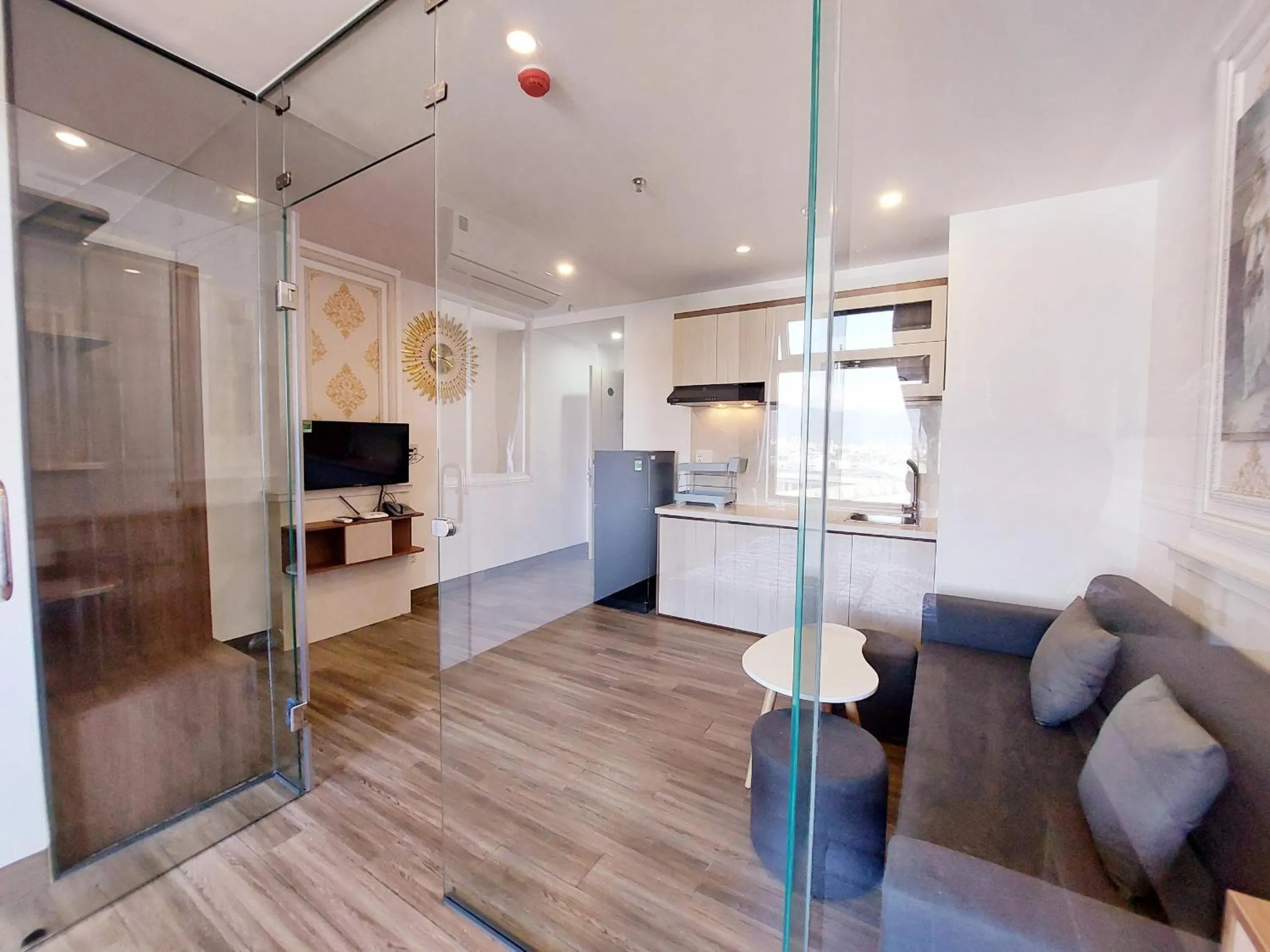 TV and multimedia in Lavender II Hotel