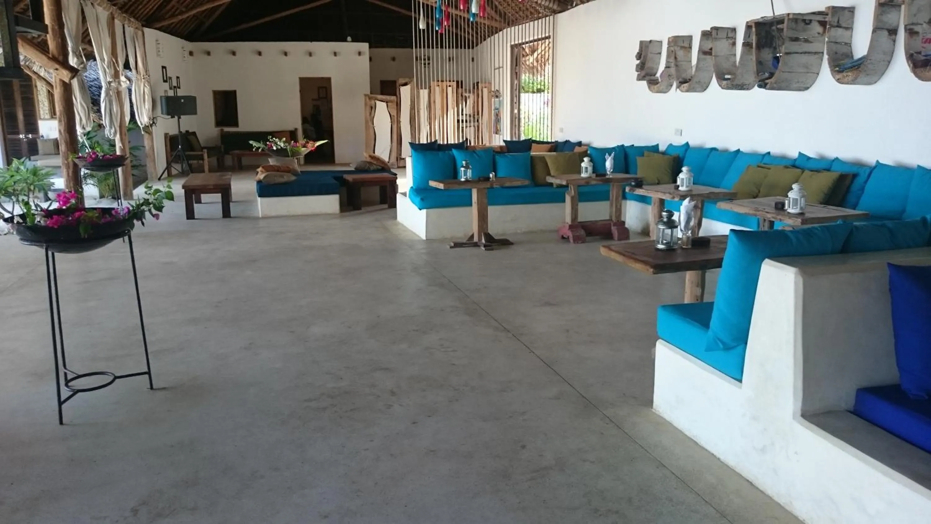 Restaurant/places to eat in Nur Beach Hotel