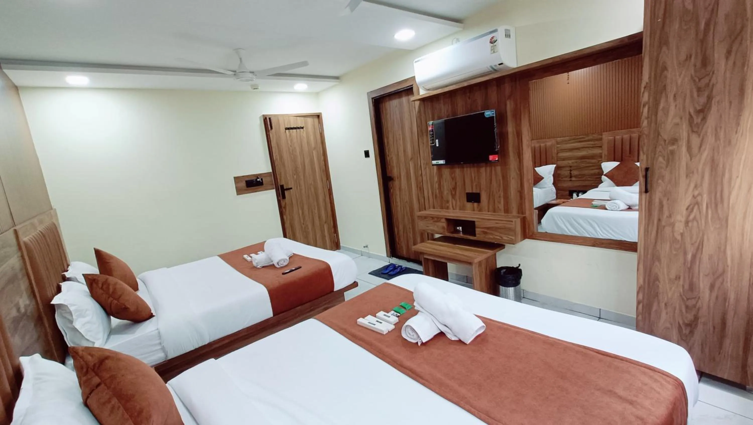 TV and multimedia, Bed in Hotel Sun PLaza