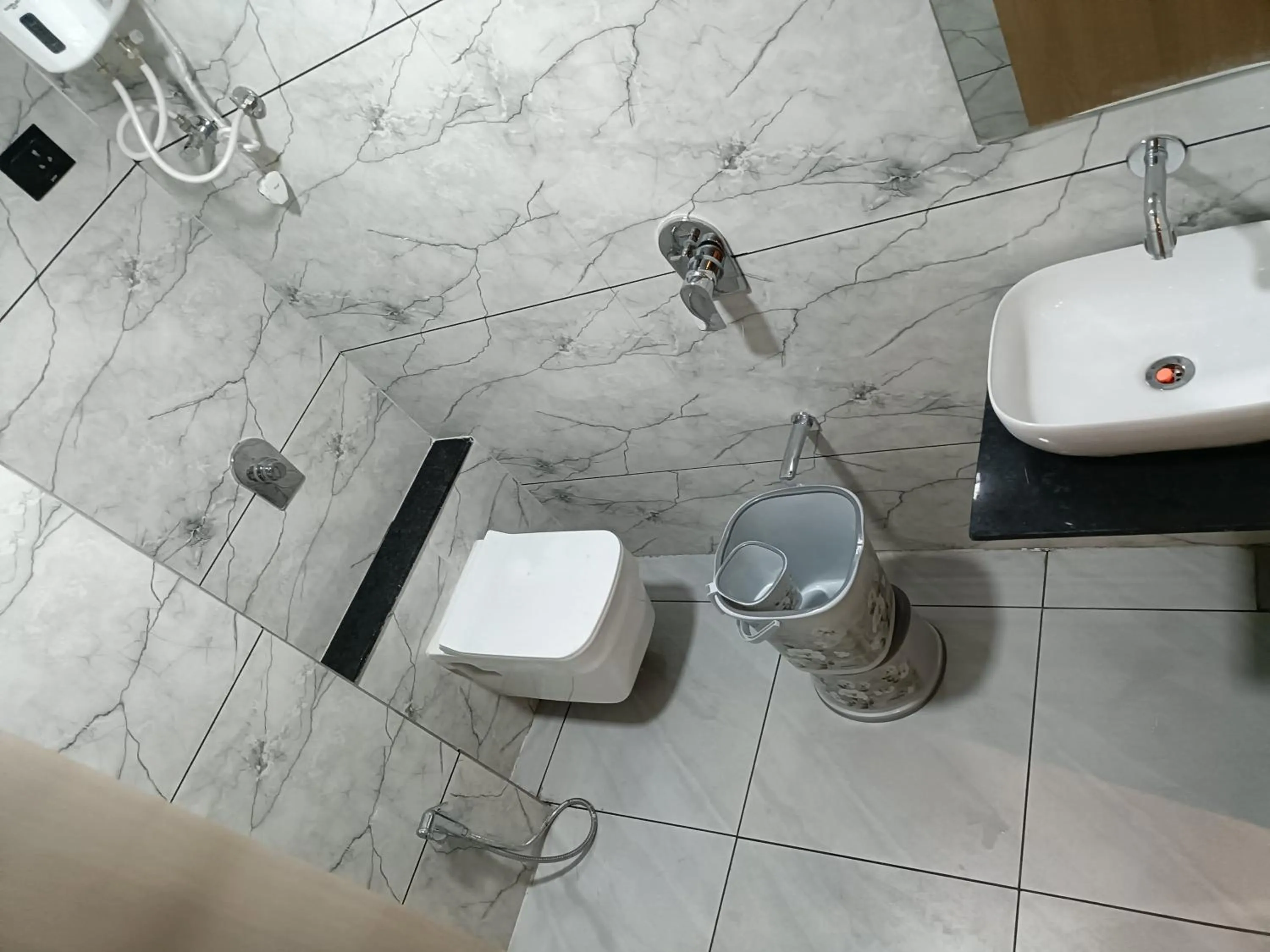 Shower in Hotel Sun PLaza