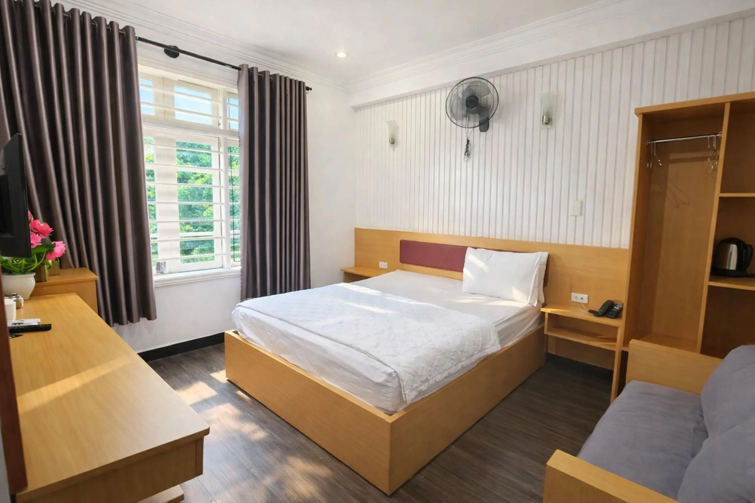 Photo of the whole room, Bed in Minh Hà Hotel Hồ Chí Minh