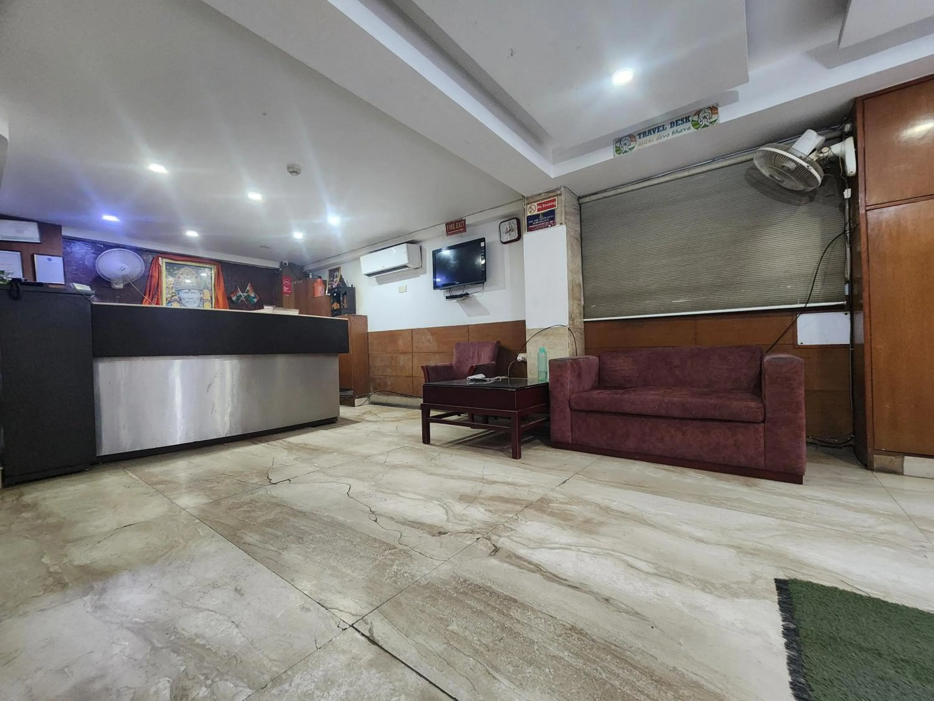 Seating area in Hotel Florence Legacy