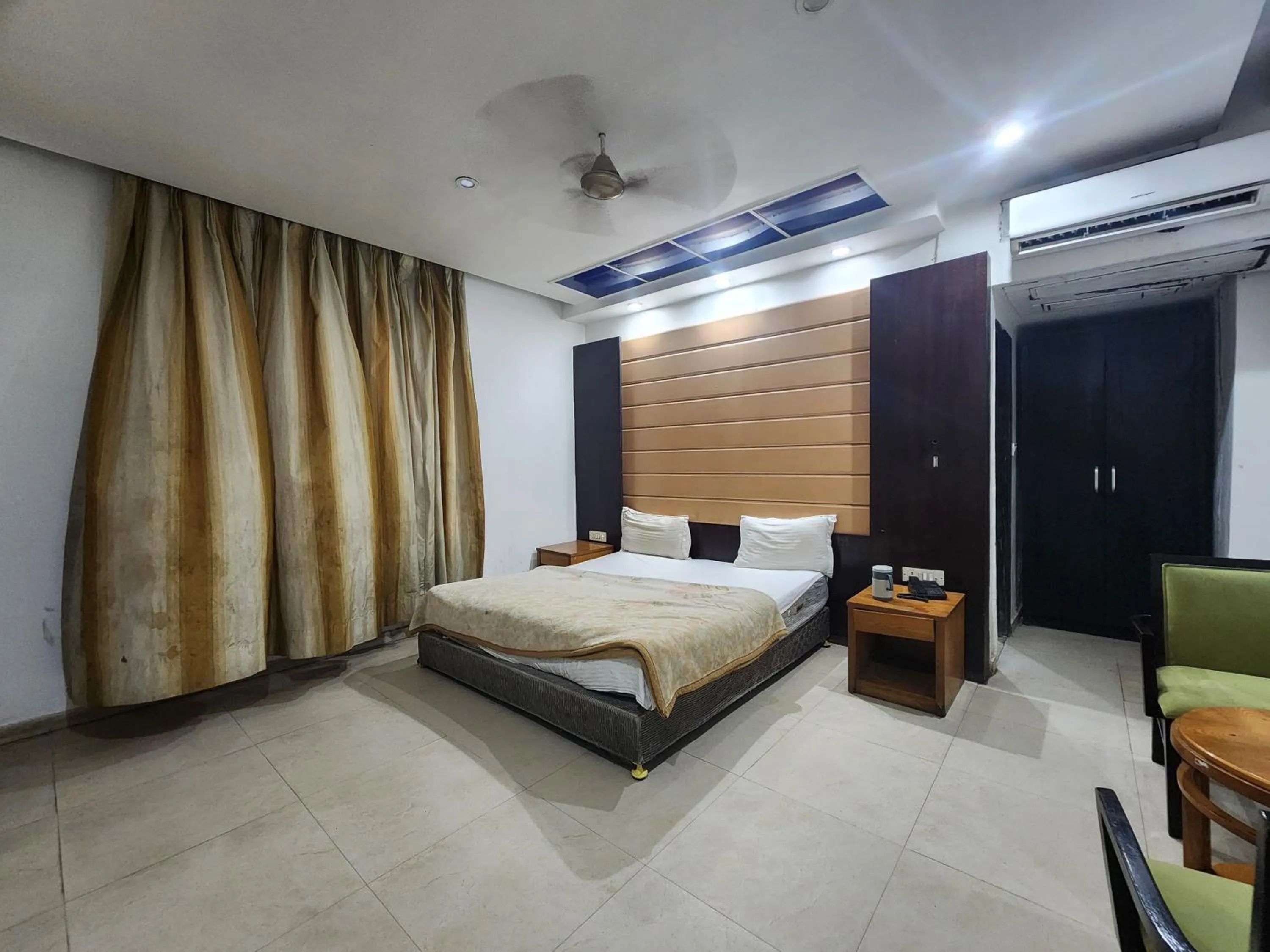 Bedroom, Bed in Hotel Florence Legacy