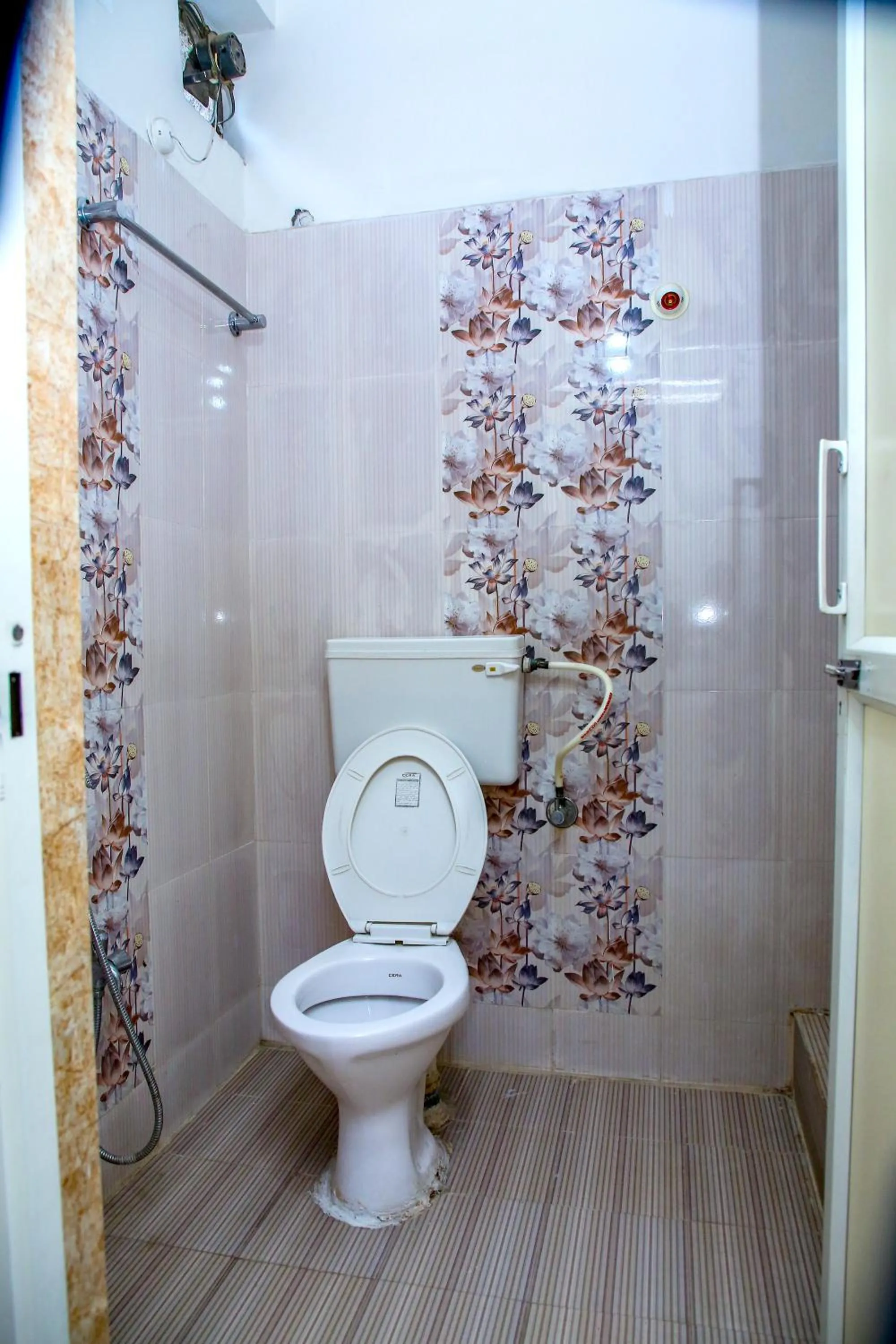 Shower in Sri Ramanjaneya Nilayam