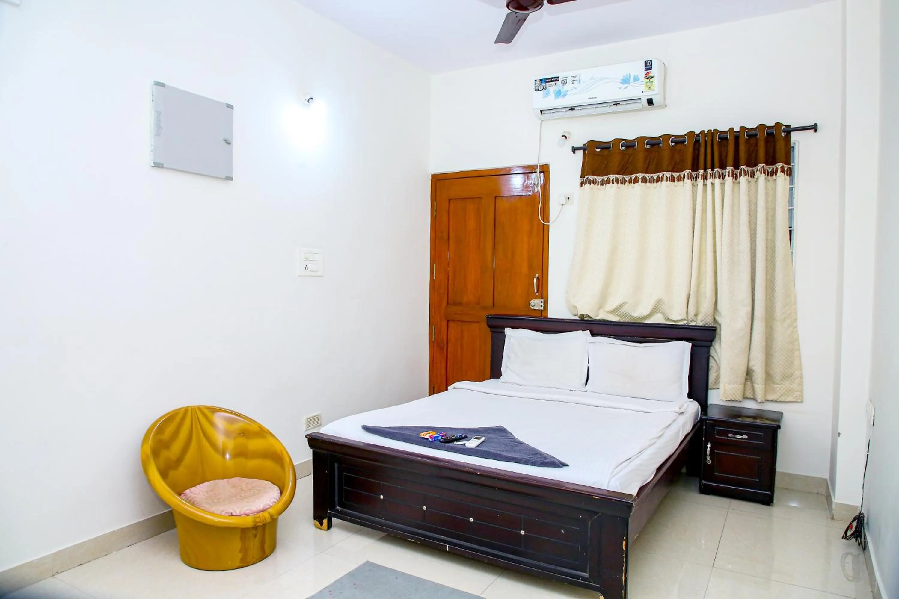 Bed in Sri Ramanjaneya Nilayam