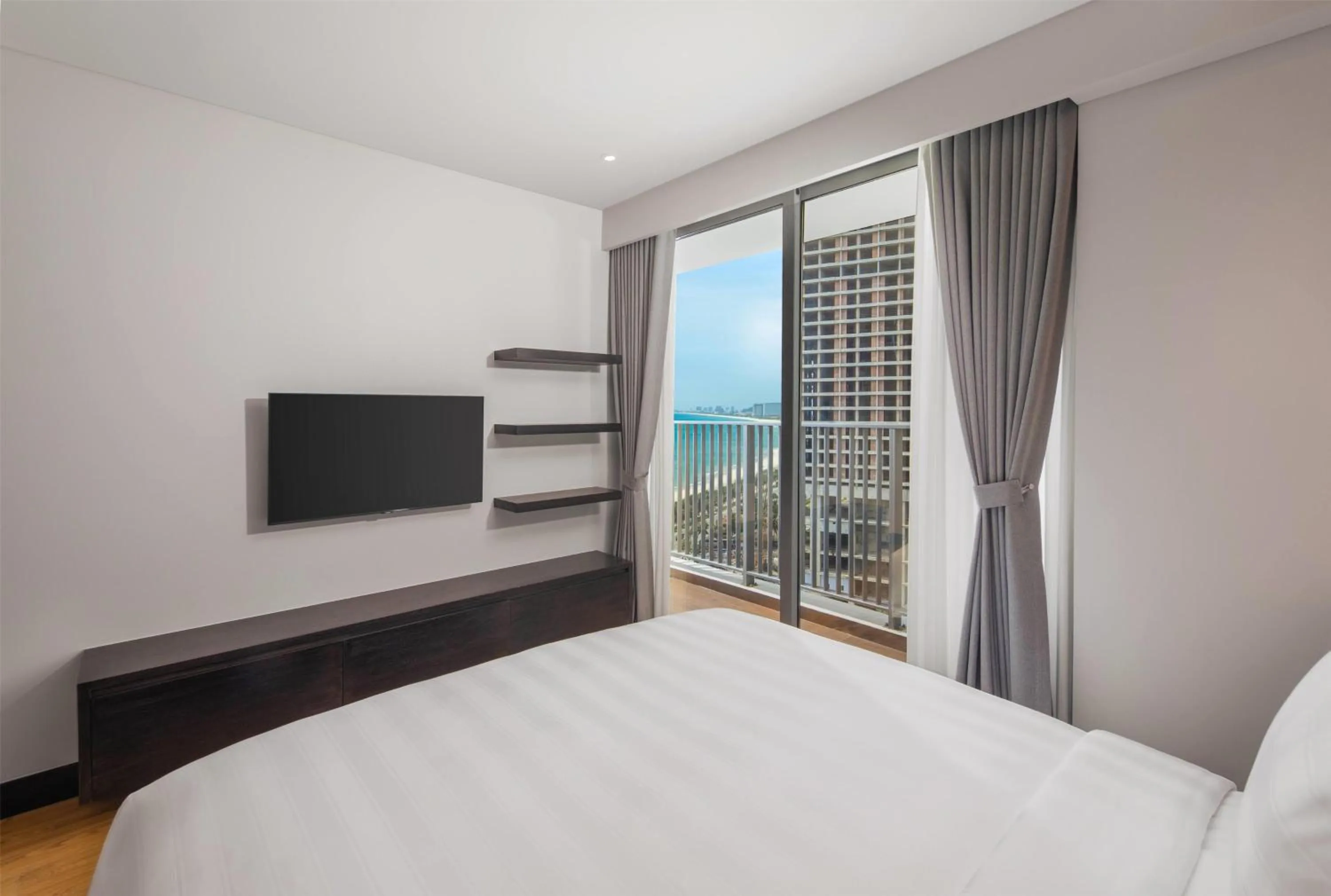 Photo of the whole room, Bed in Wyndham Soleil Danang - Free Schedule Airport Shuttle