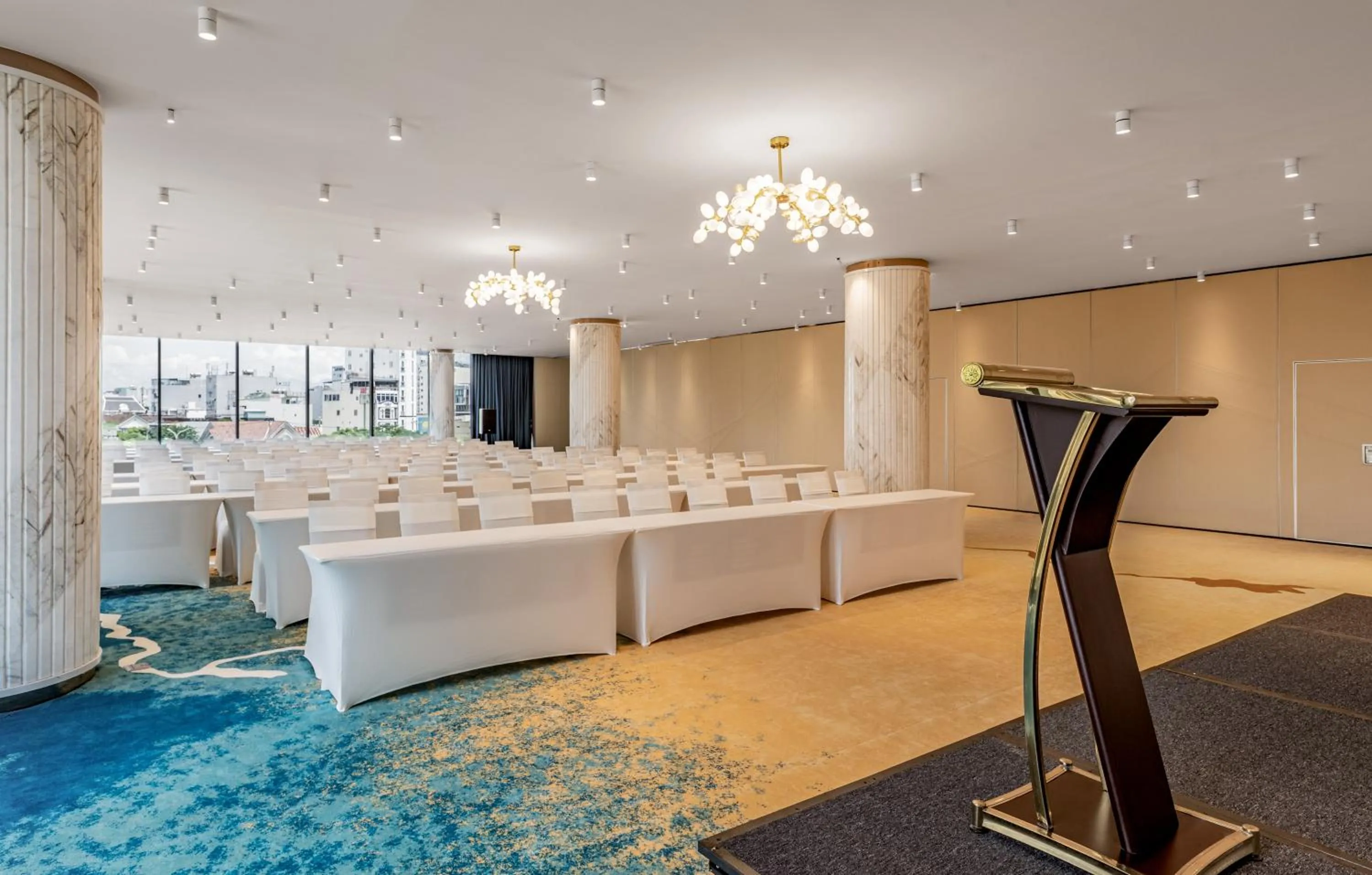 Day in Wyndham Soleil Danang - Free Schedule Airport Shuttle