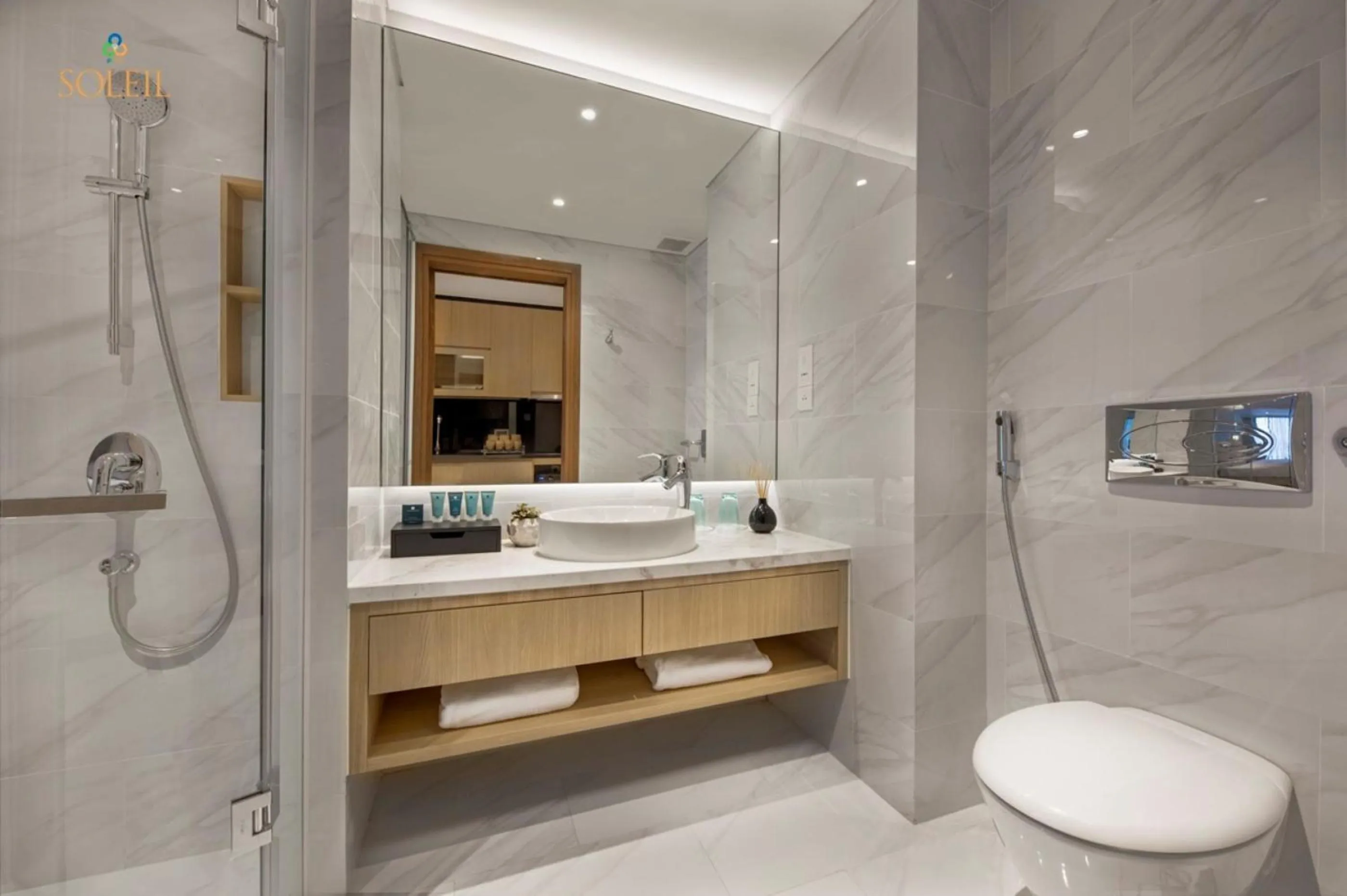 Shower in Wyndham Soleil Danang - Free Schedule Airport Shuttle