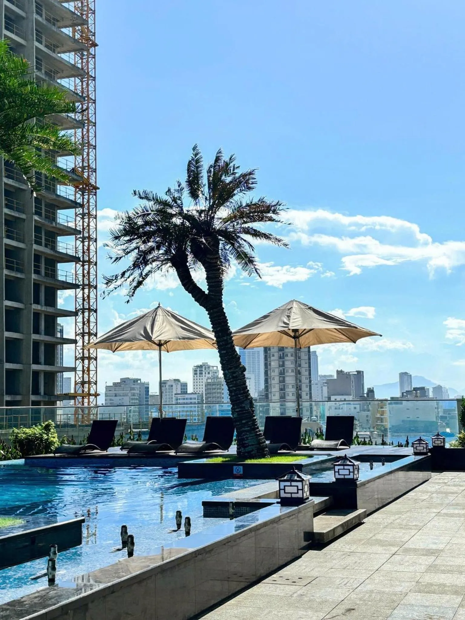 Day in Wyndham Soleil Danang - Free Schedule Airport Shuttle