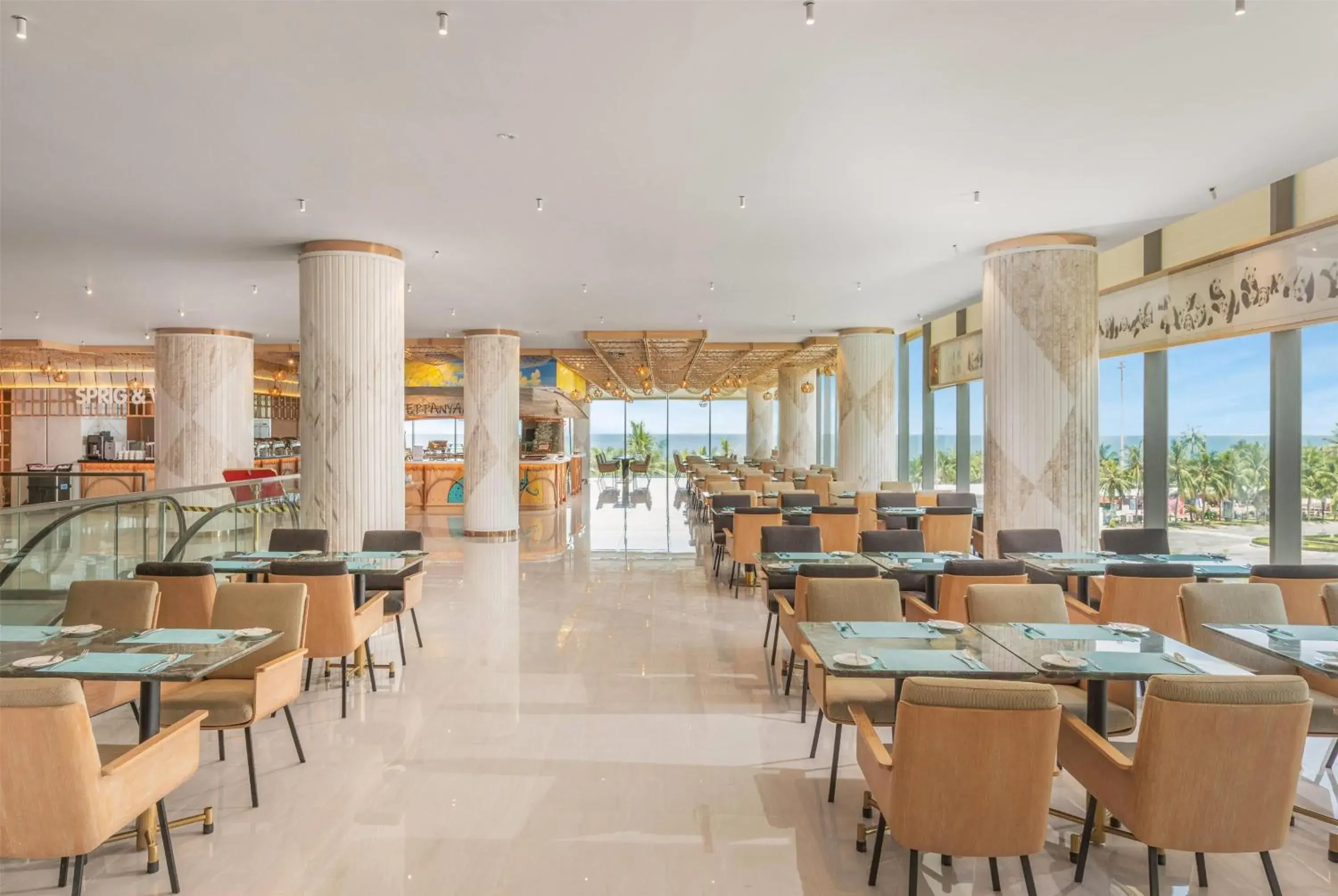 Restaurant/places to eat in Wyndham Soleil Danang - Free Two ways Airport Transport Restaurant/places to eat in Wyndham Soleil Danang - Free Two ways Airport Transport