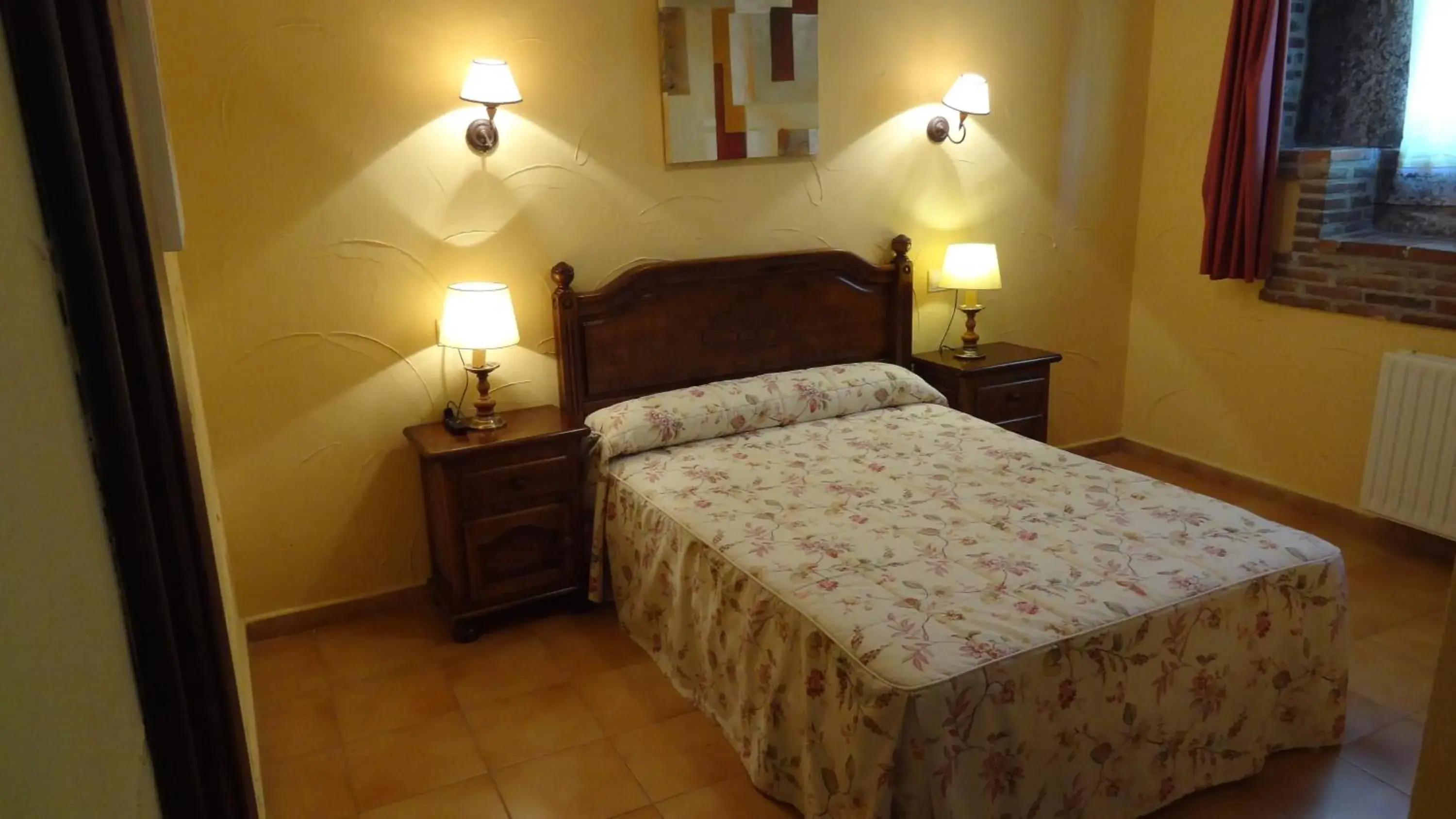 Standard Double or Twin Room in Hotel Intriago I & II Standard Double or Twin Room in Hotel Intriago I & II