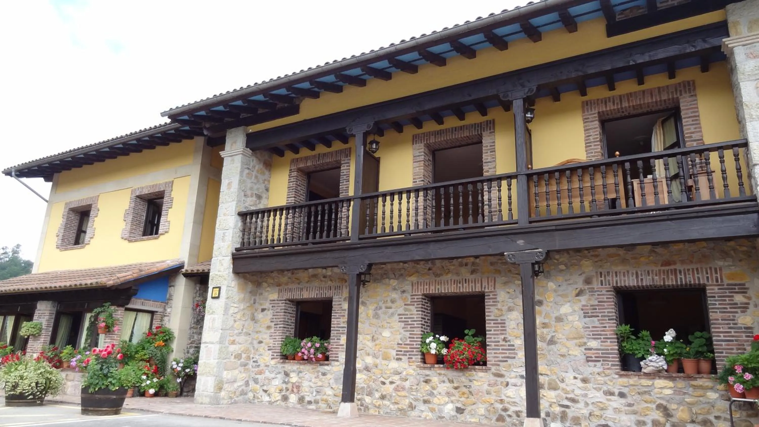 Facade/entrance in Hotel Intriago I & II