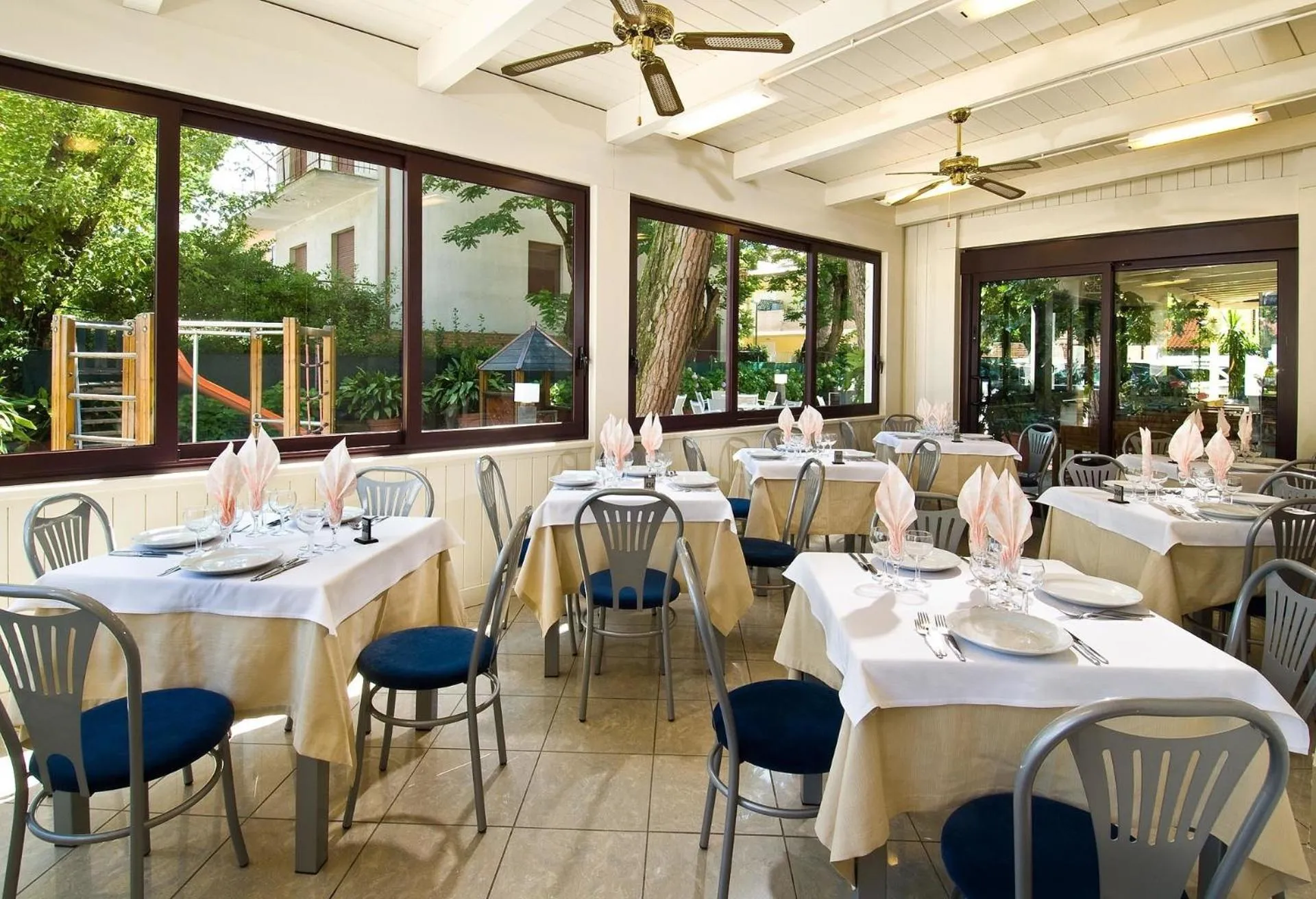 Restaurant/places to eat in Hotel Trieste