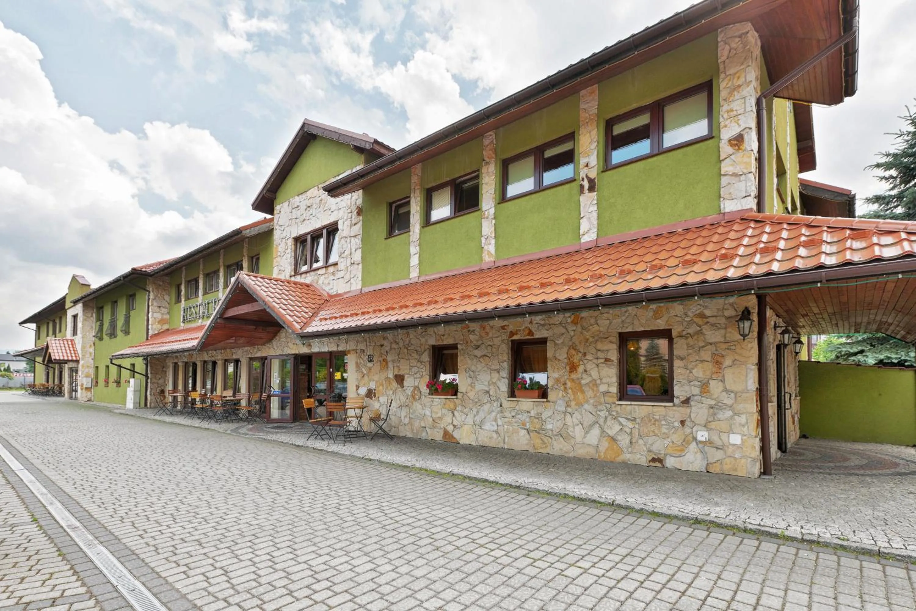 Facade/entrance in Zajazd Beskidy