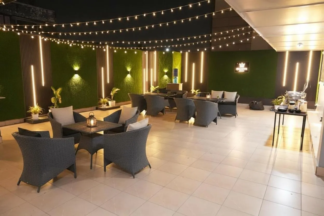 Restaurant/places to eat in Hotel Royal Saffron by Majesta Stays