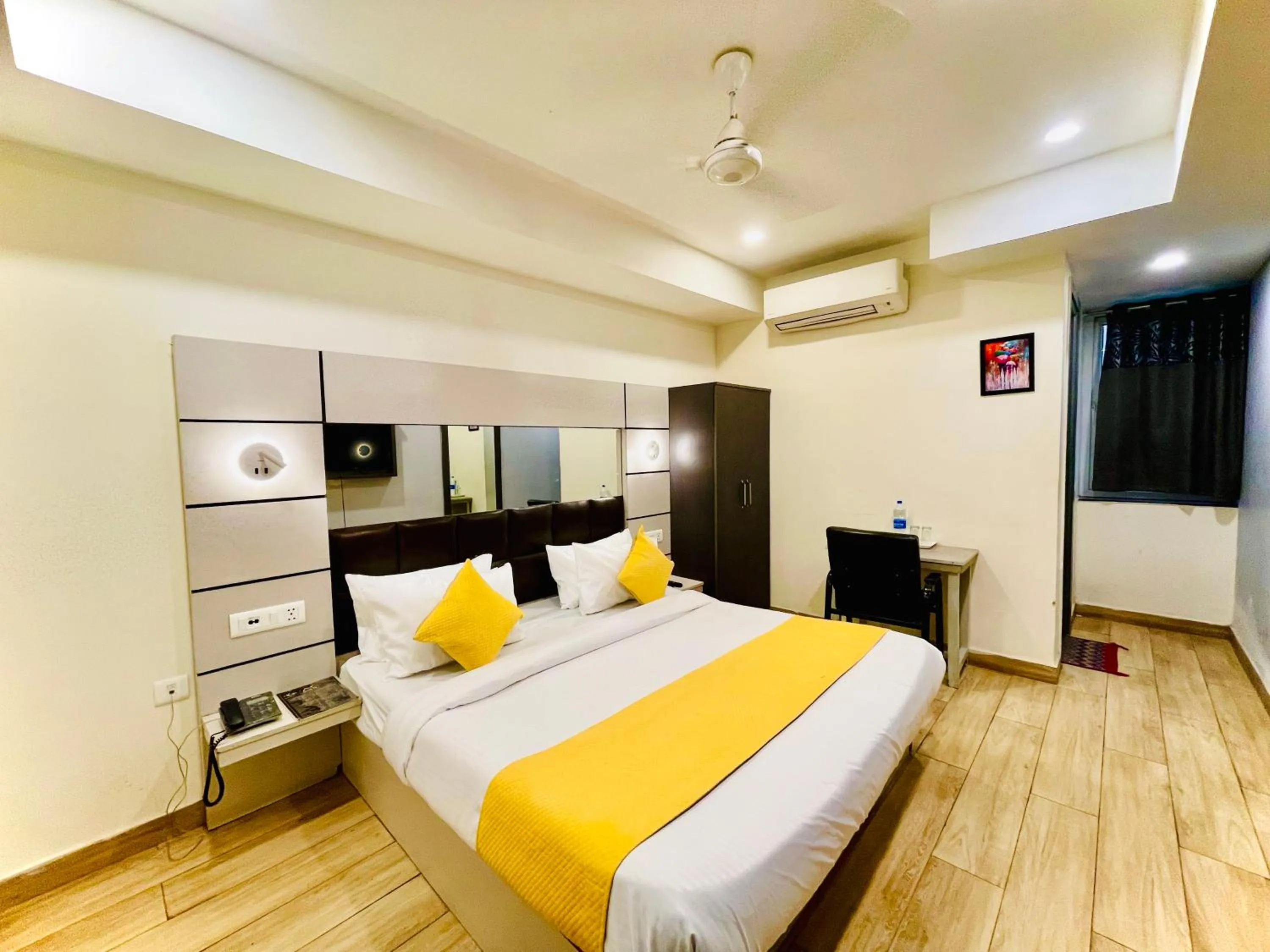TV and multimedia, Bed in Hotel Royal Saffron by Majesta Stays