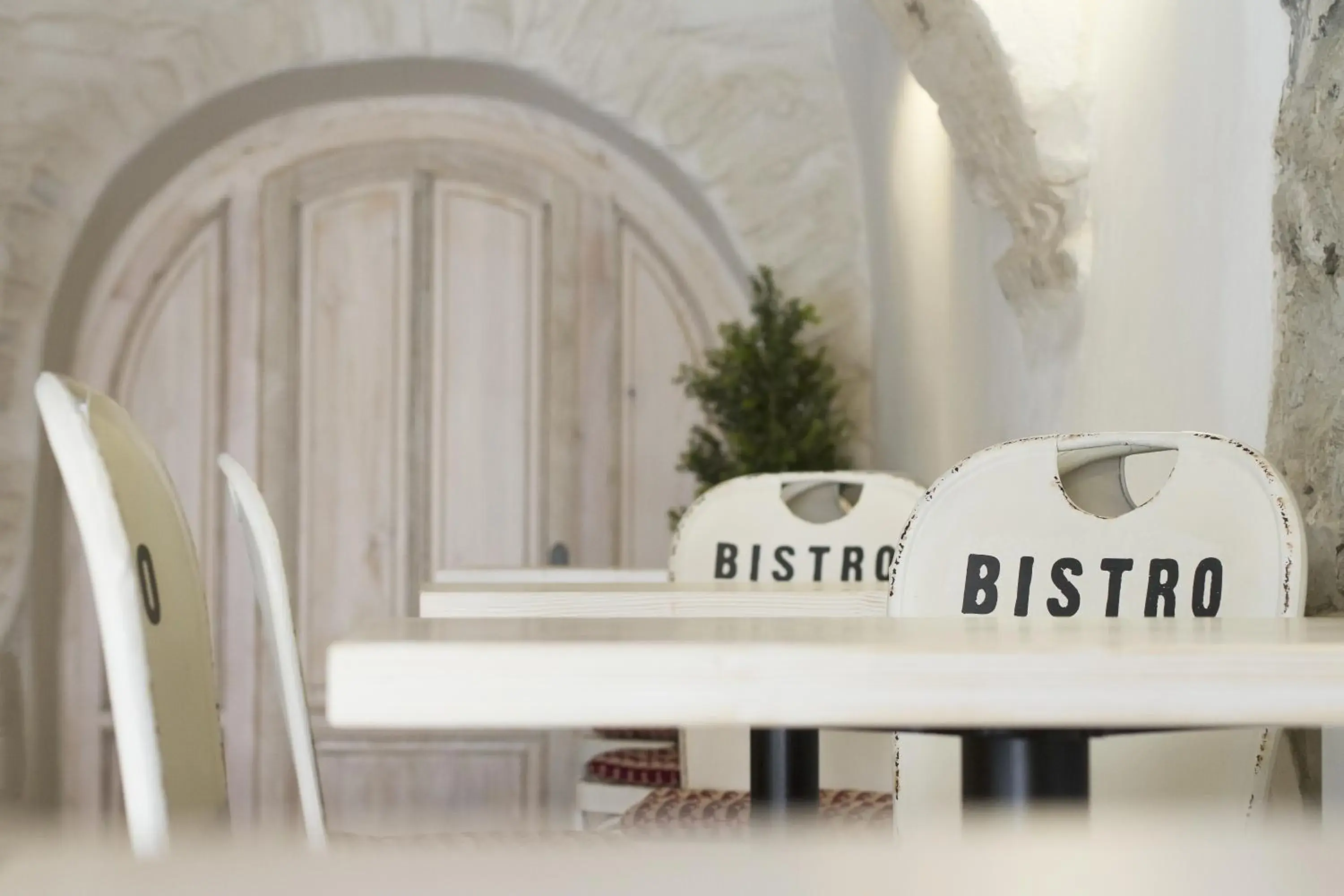 Lounge or bar in Largo Lounge or bar in Largo