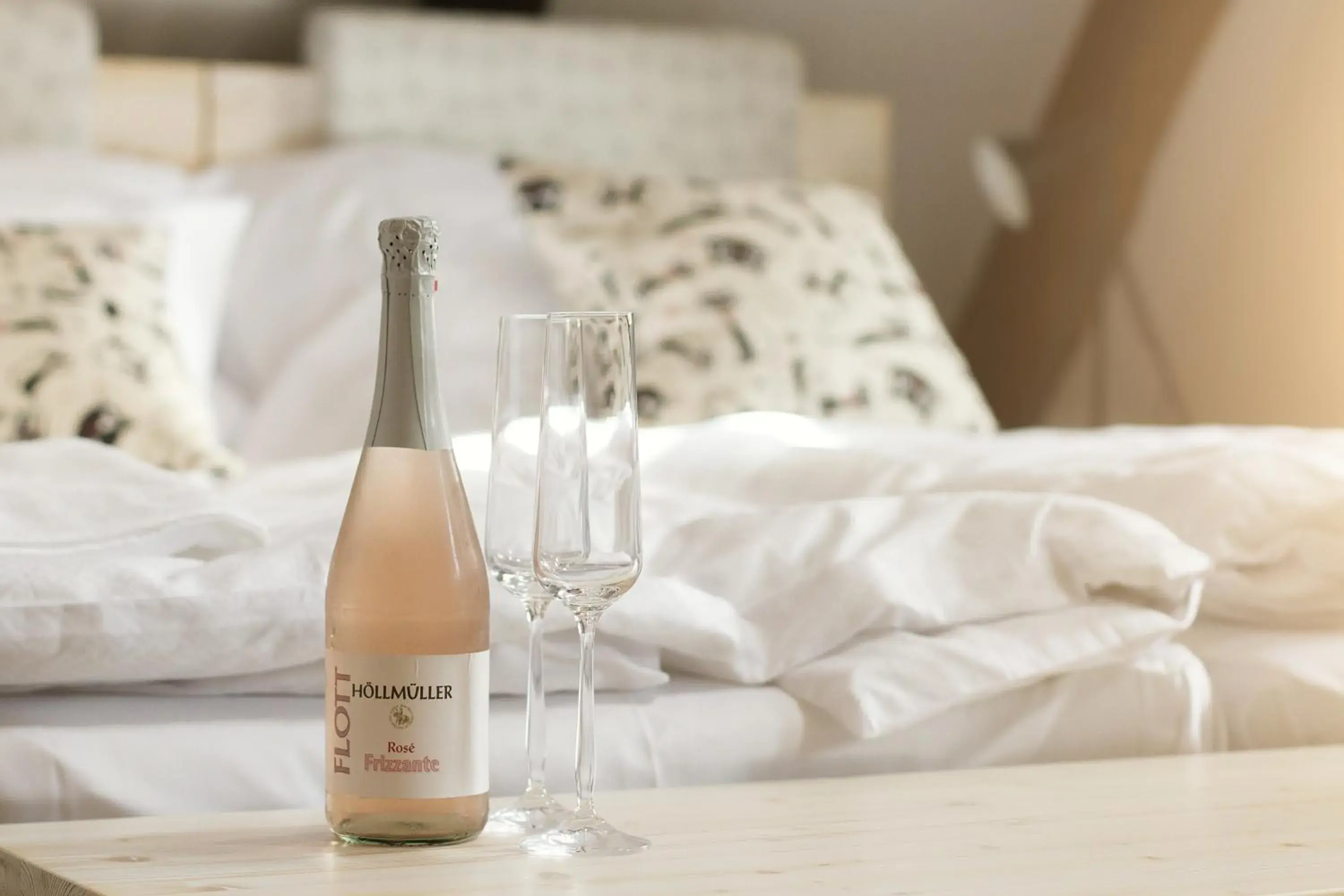 Alcoholic drinks, Bed in Largo Alcoholic drinks, Bed in Largo