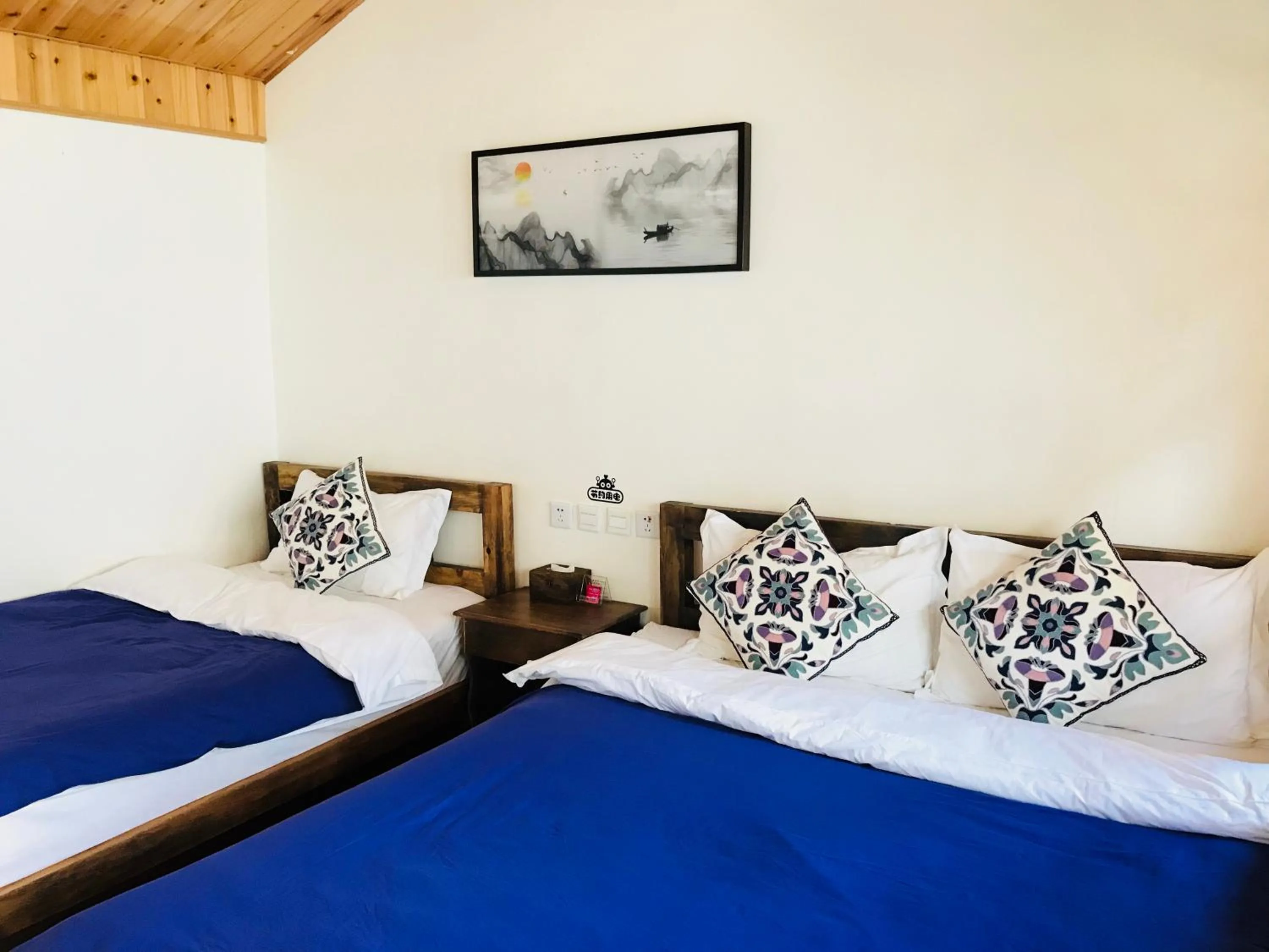 Bed in Tourist Courtyard Hotel