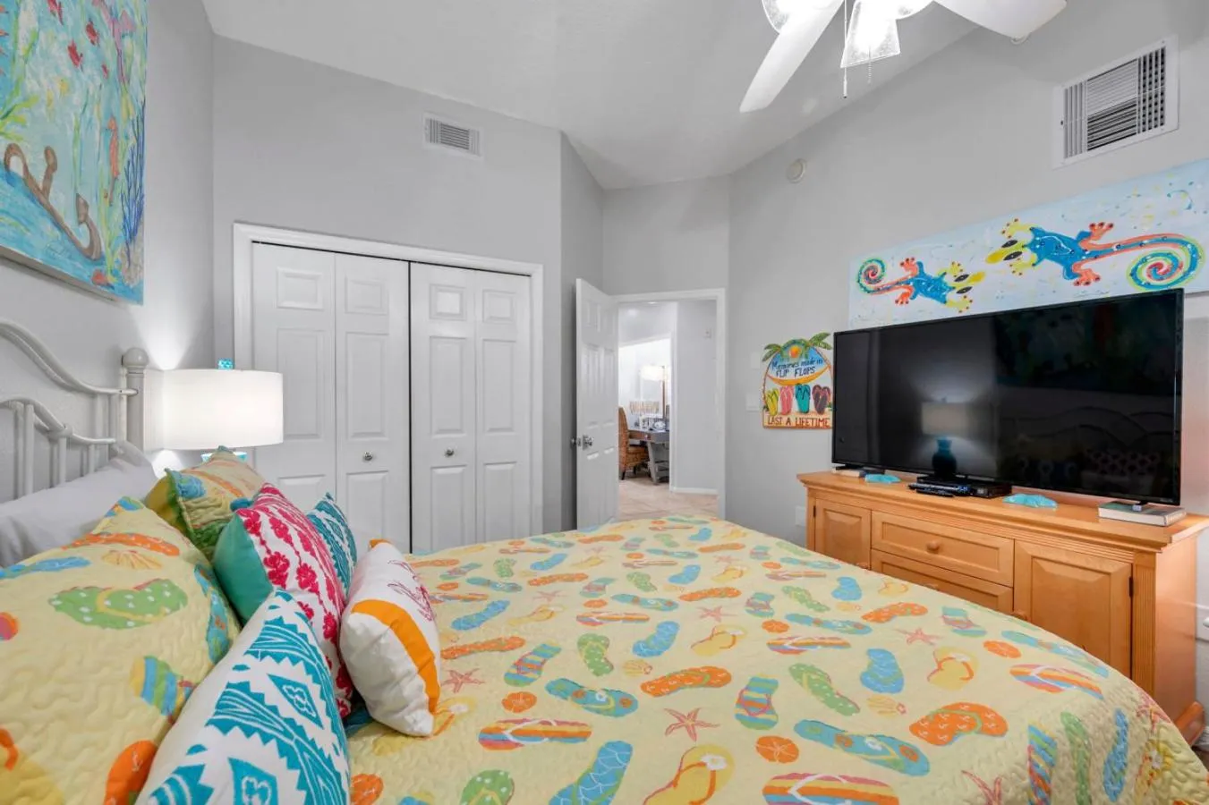 Bed in Harborview Grande Unit 207