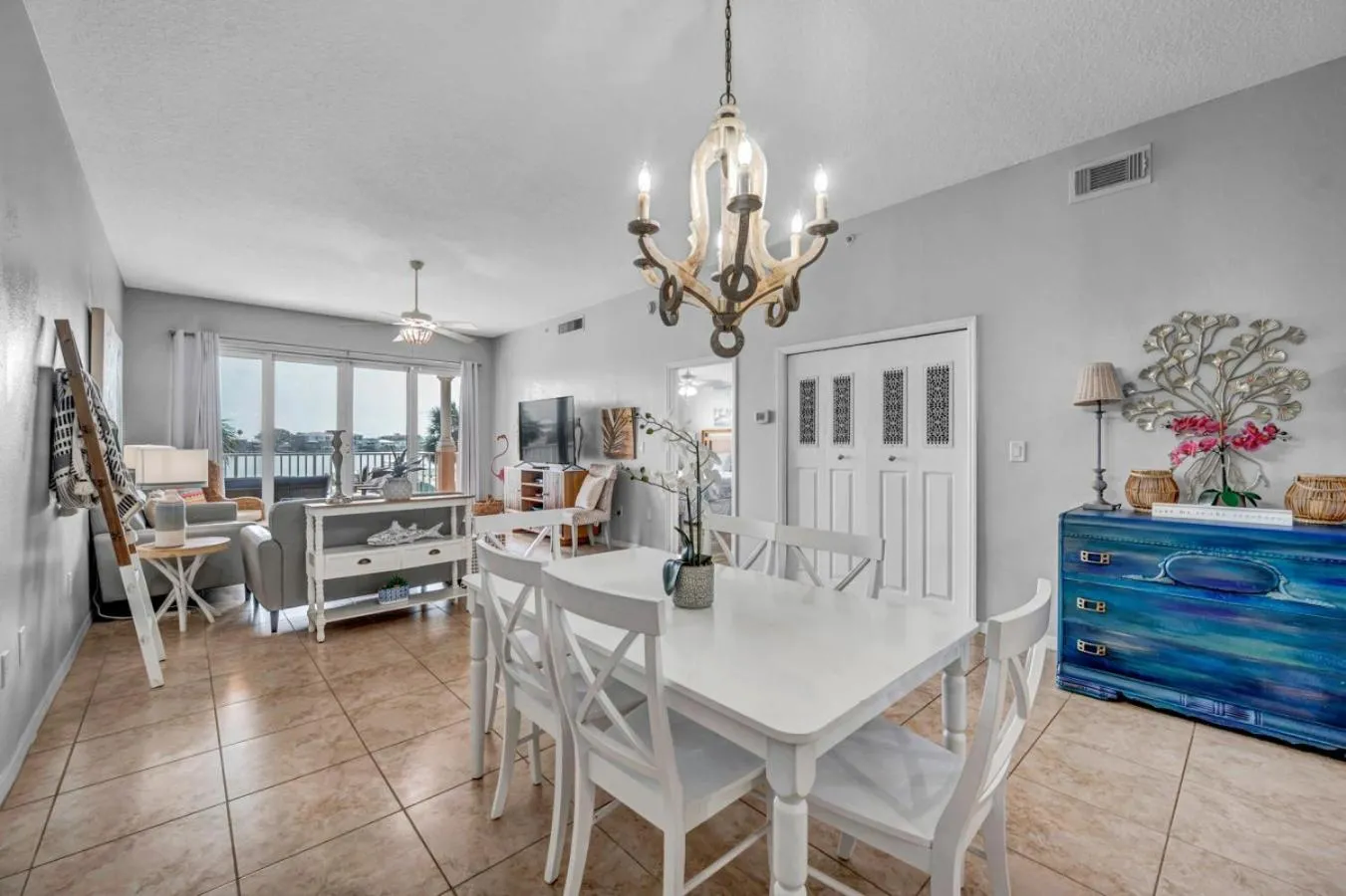 Harborview Grande Unit 207