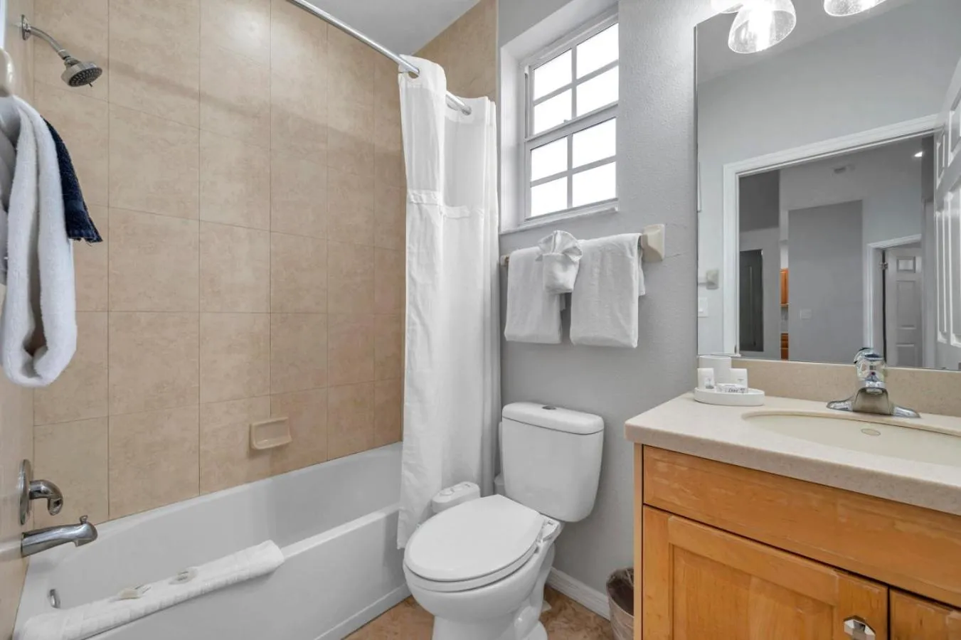 Harborview Grande Unit 207
