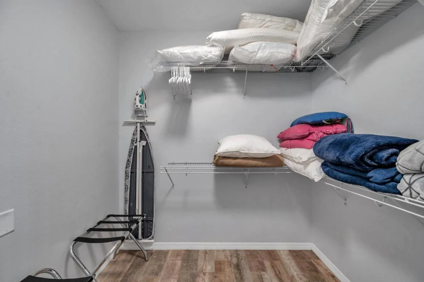 Bed in Harborview Grande Unit 207
