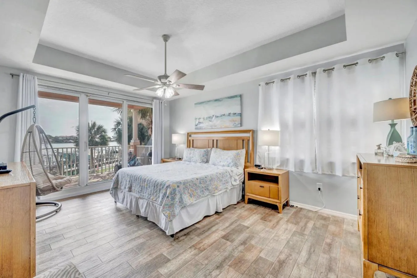 Bed in Harborview Grande Unit 207