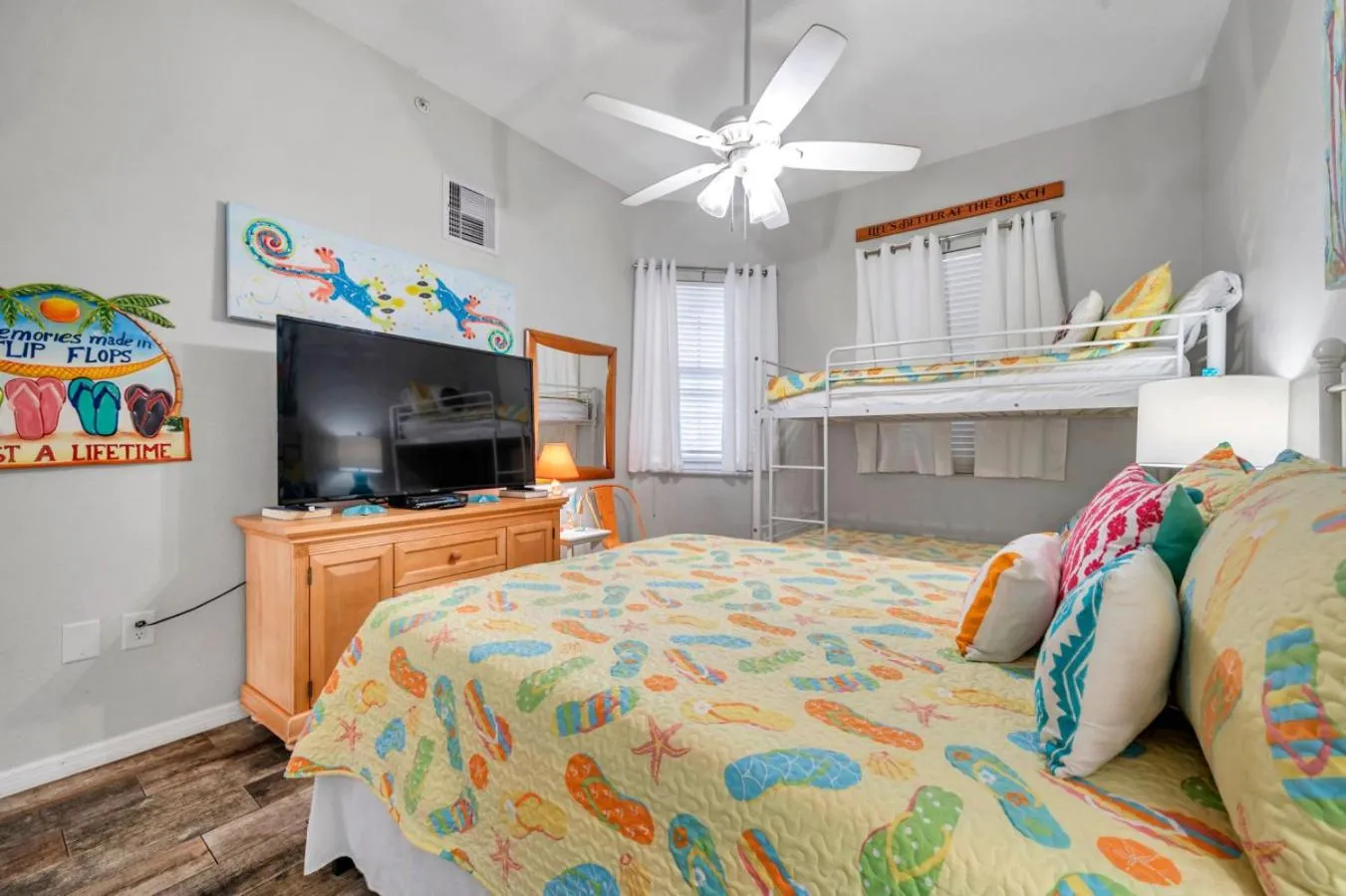 Bed in Harborview Grande Unit 207