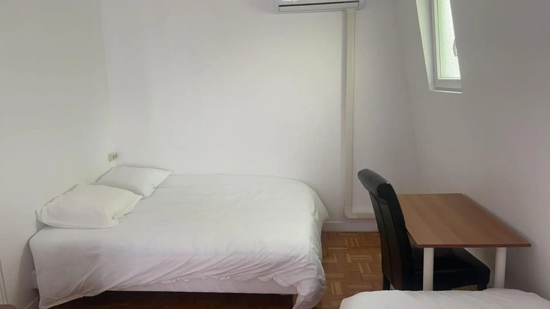 Bed in Votre Maison Lointaine