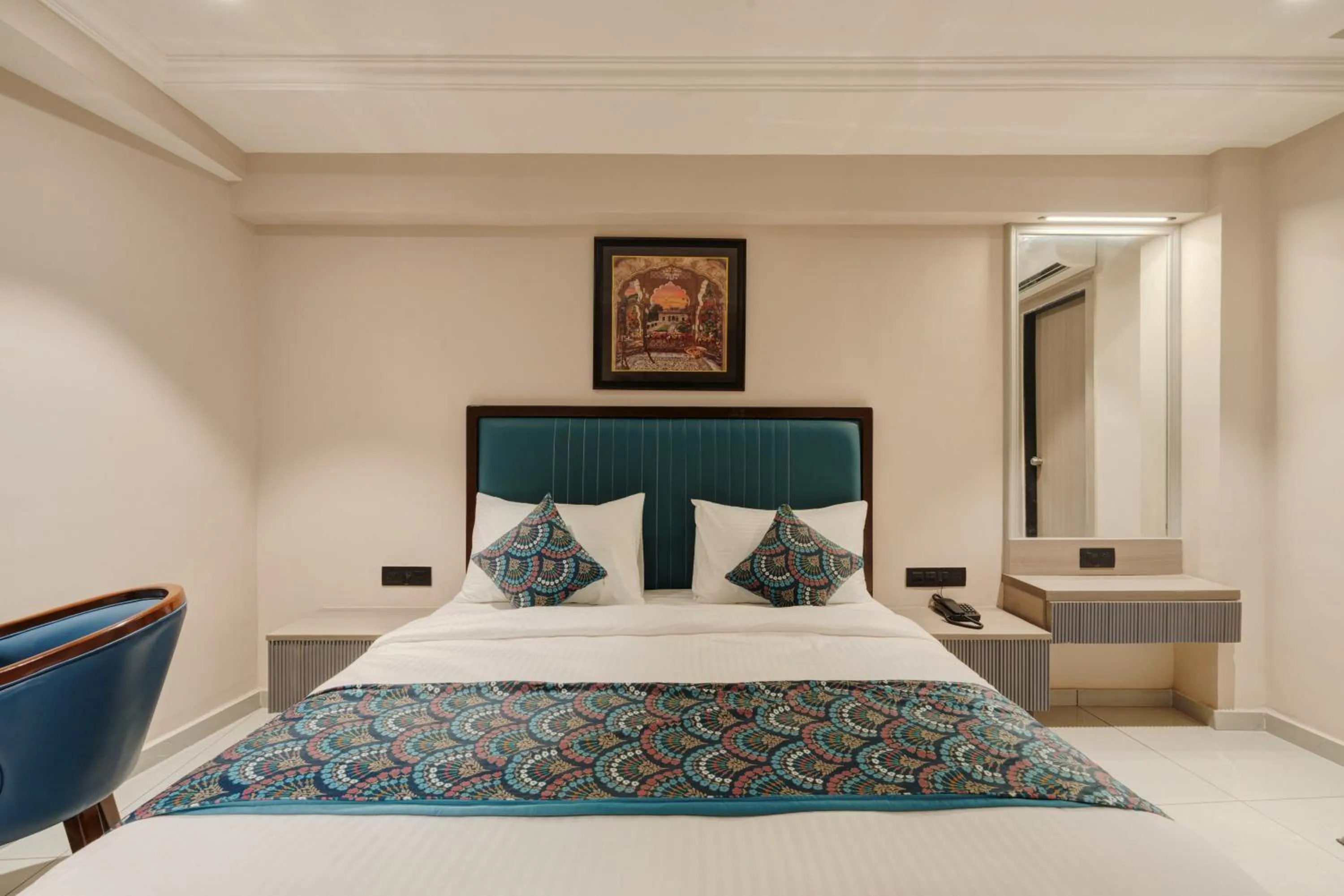 Bedroom, Bed in Hotel Royal Time