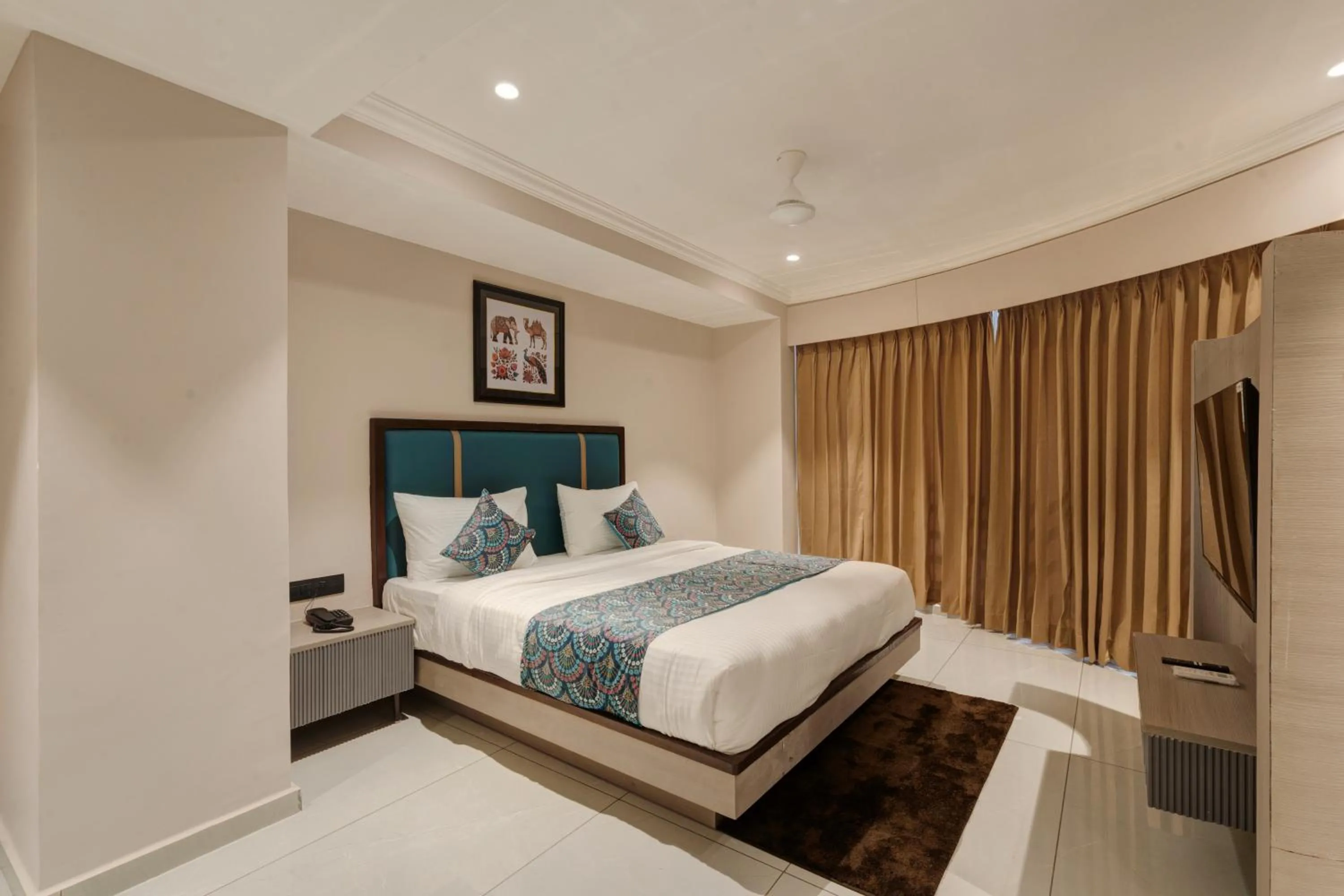 Bedroom, Bed in Hotel Royal Time