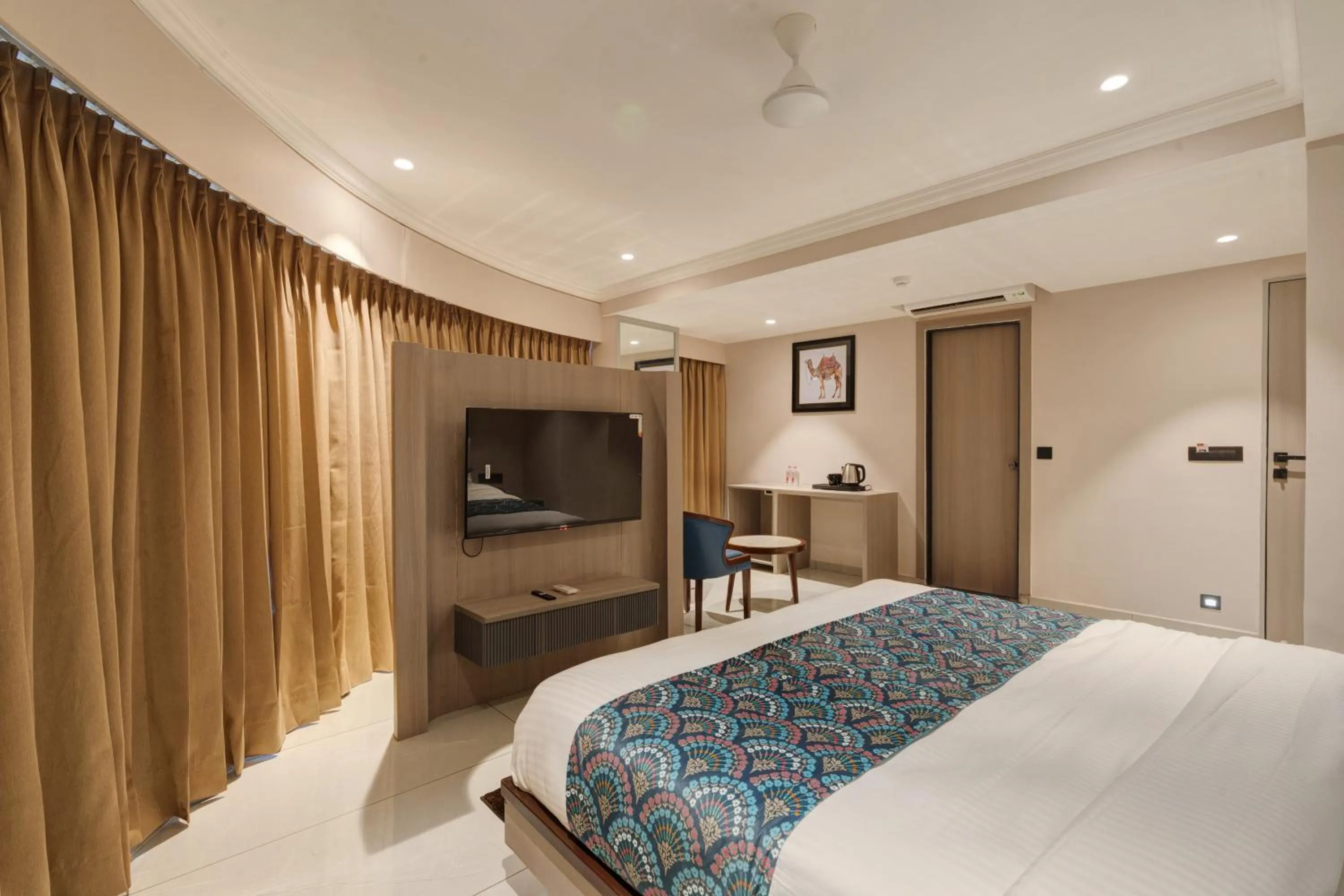 Bedroom, Bed in Hotel Royal Time