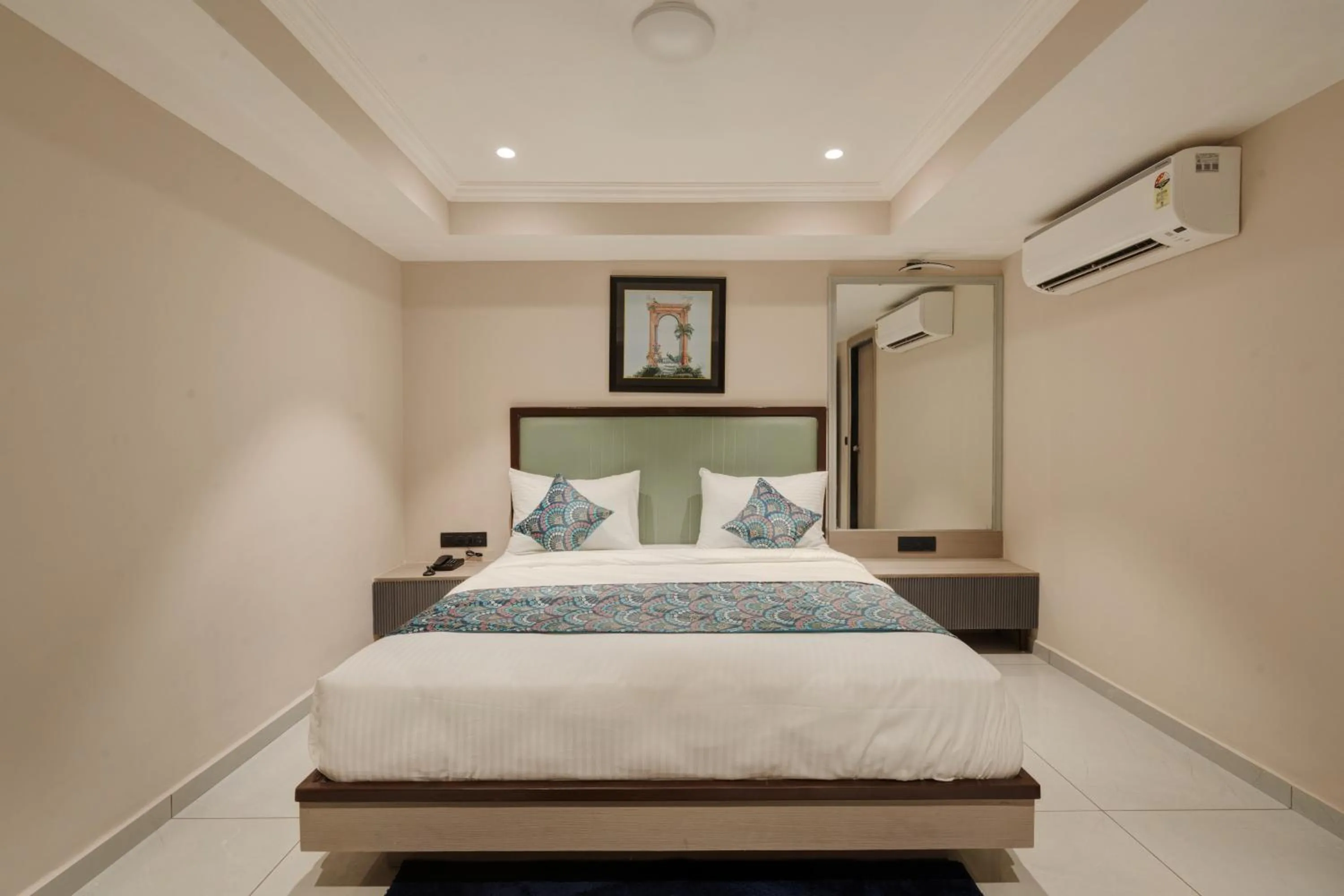Bedroom, Bed in Hotel Royal Time