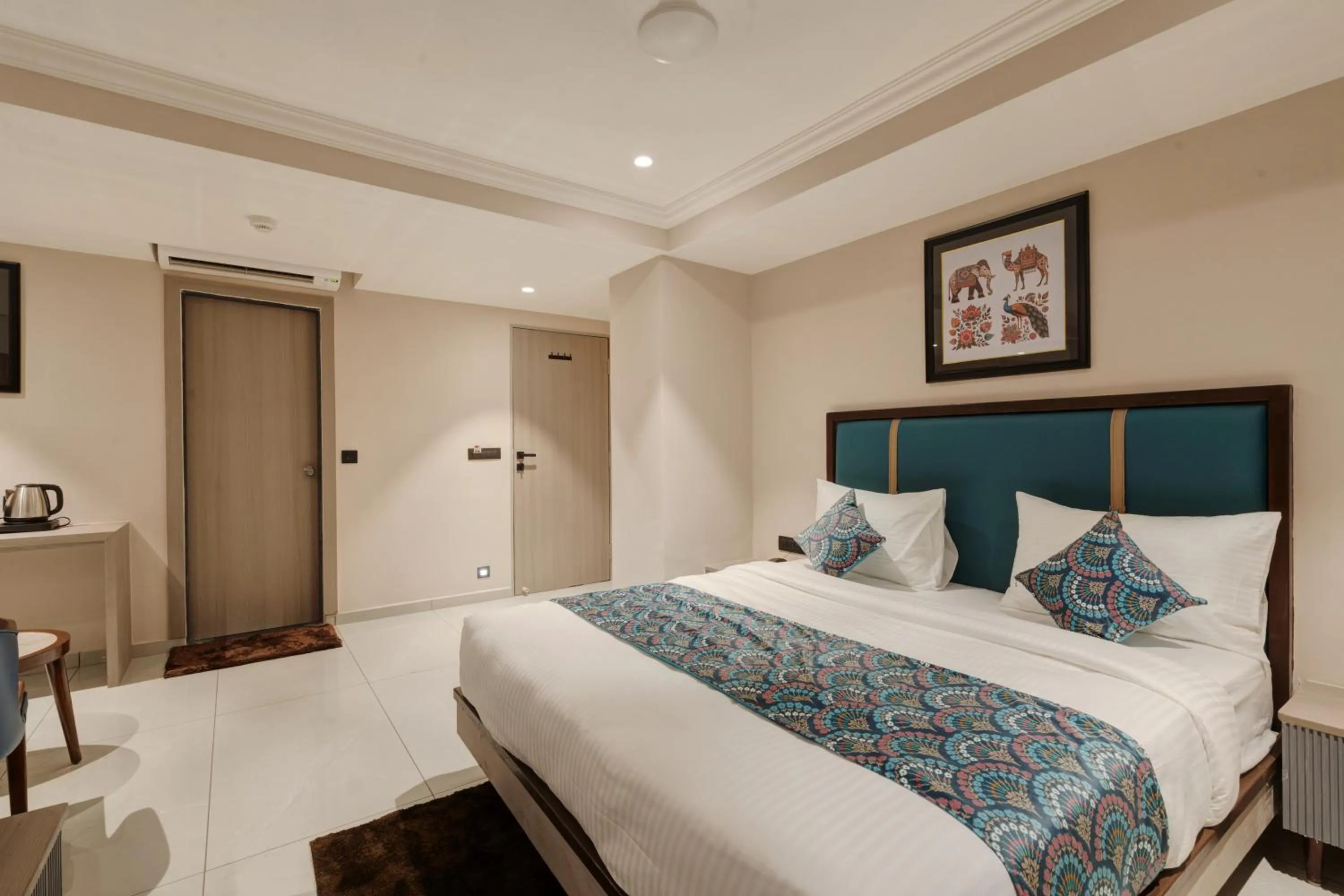 Bedroom, Bed in Hotel Royal Time