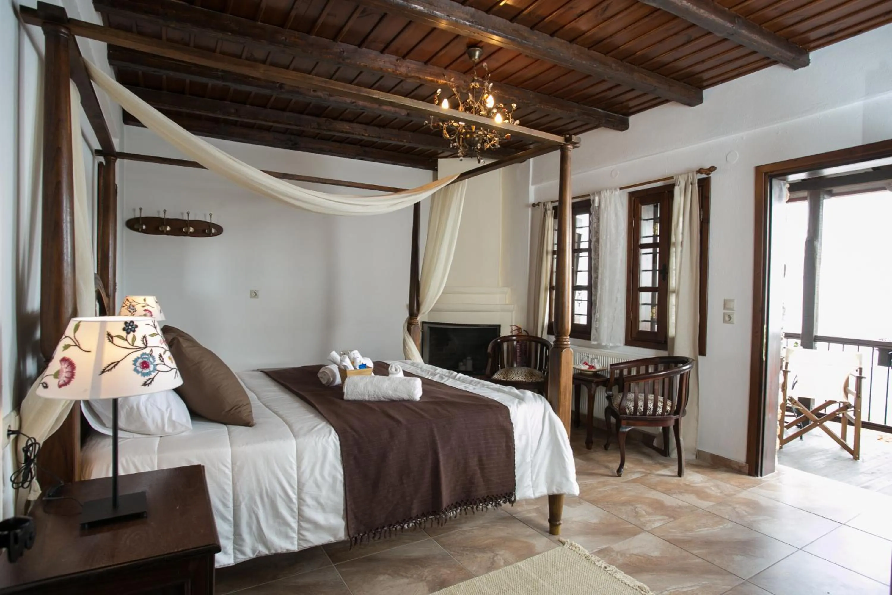 Day, Bed in Enastron Guesthouse