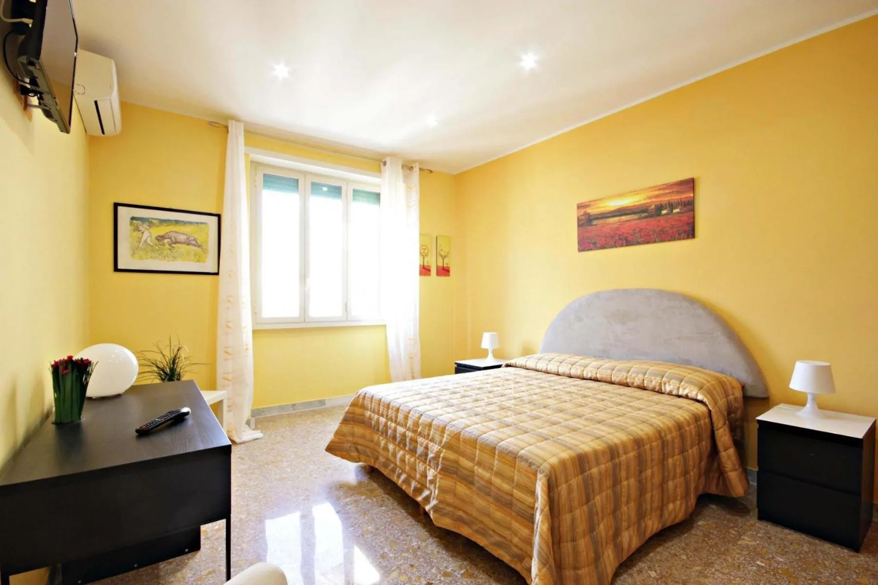 Photo of the whole room, Bed in B&B Clelia