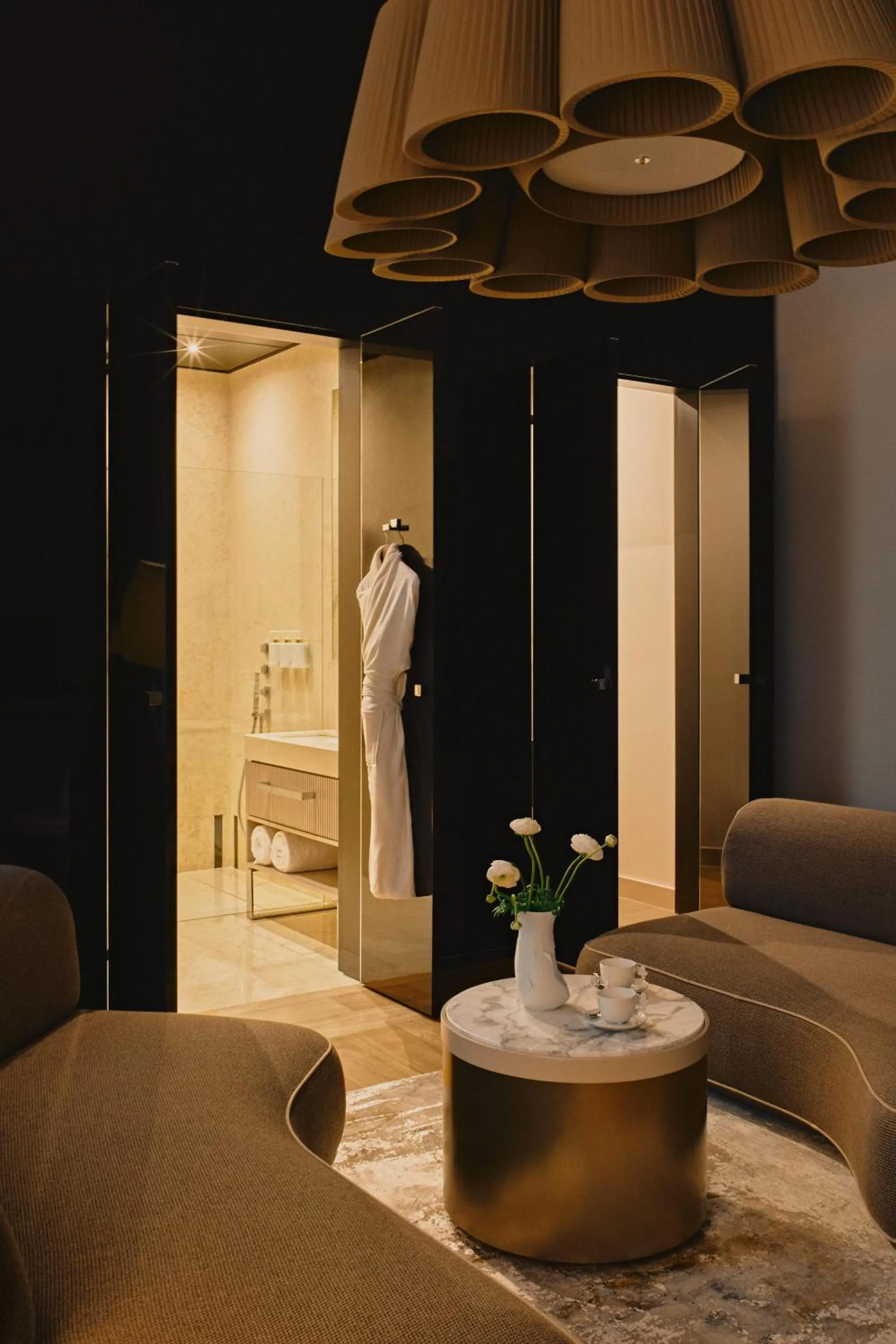 Hotel Blow Up Hall