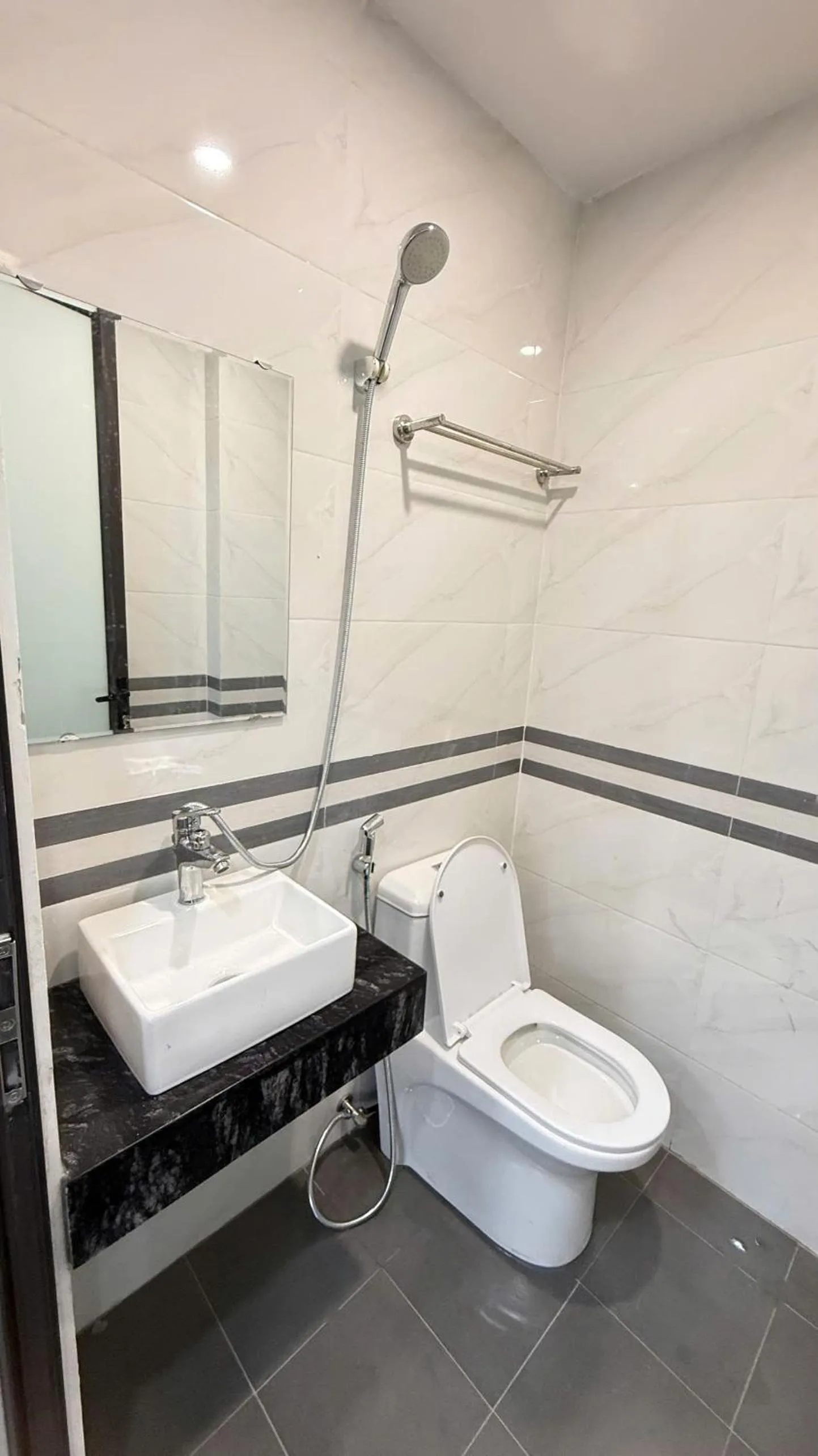 Era Apartment 491 De La Thanh